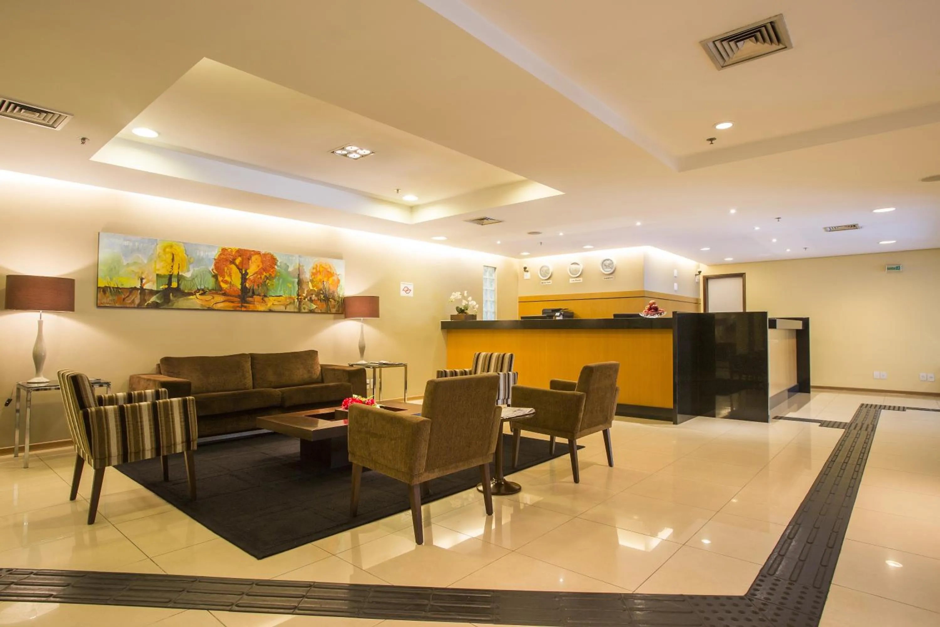 Lobby or reception in Astron Hotel Bauru by Nobile