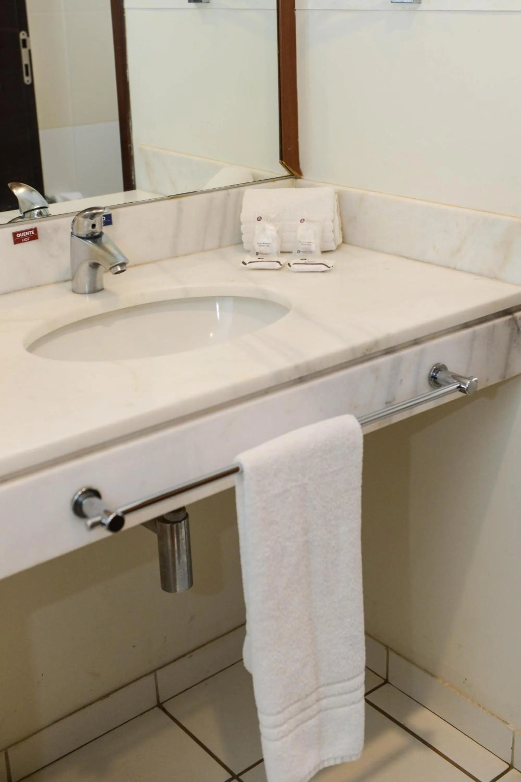 Astron Hotel Bauru by Nobile