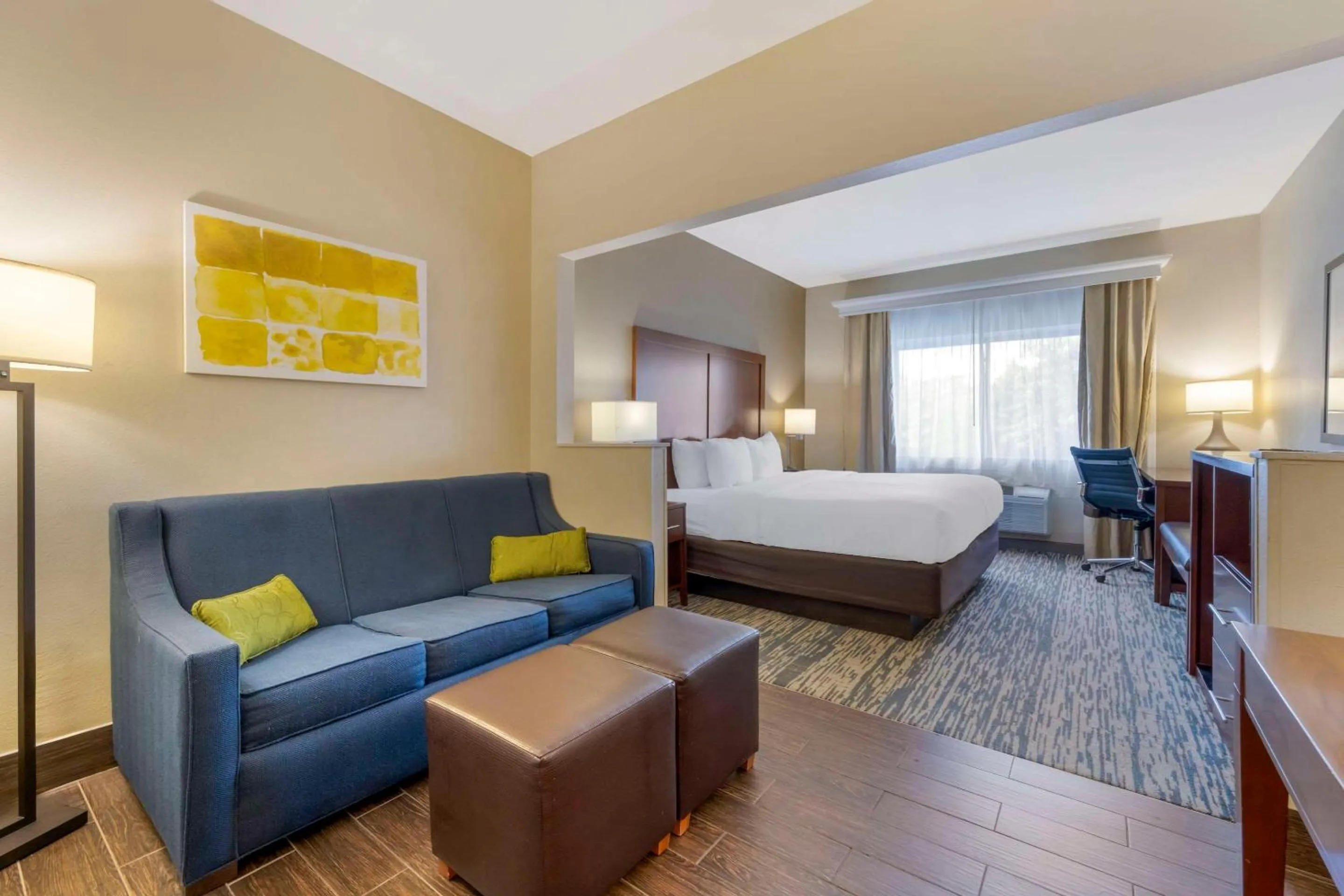 Bedroom, Bed in Comfort Suites Keeneland