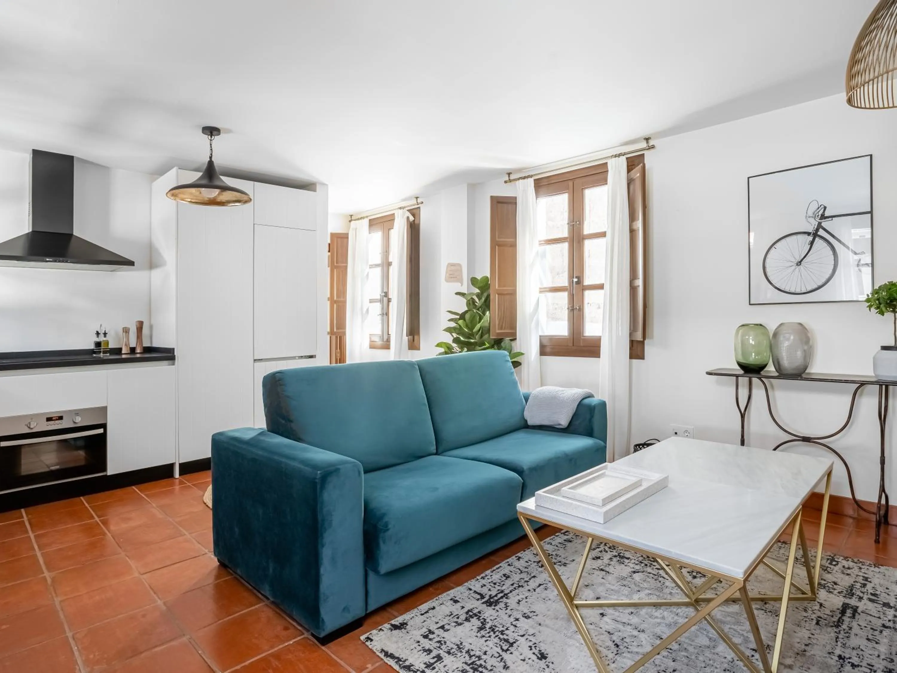 Living room in limehome Granada Calle Santa Ana