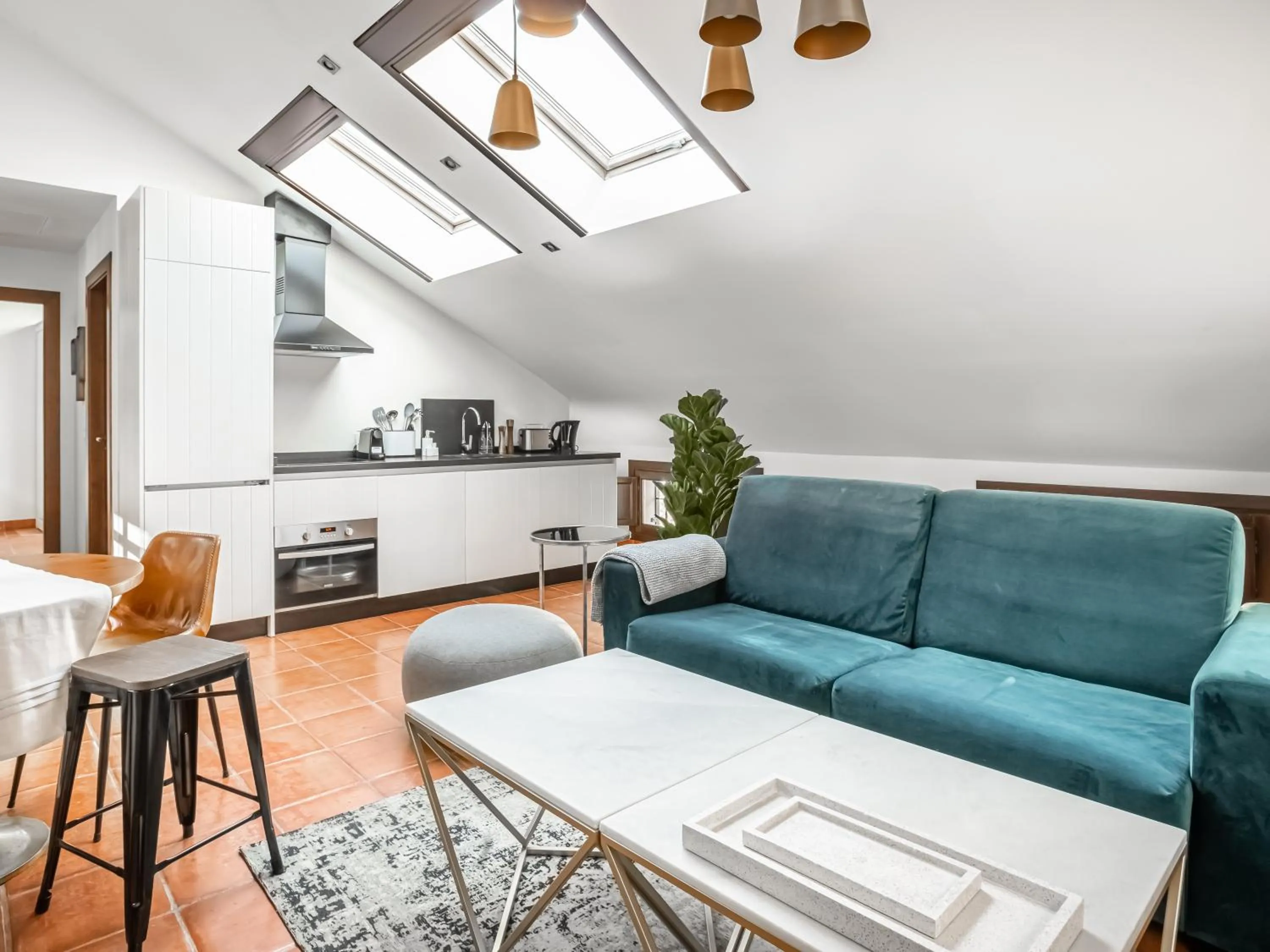 Living room in limehome Granada Calle Santa Ana