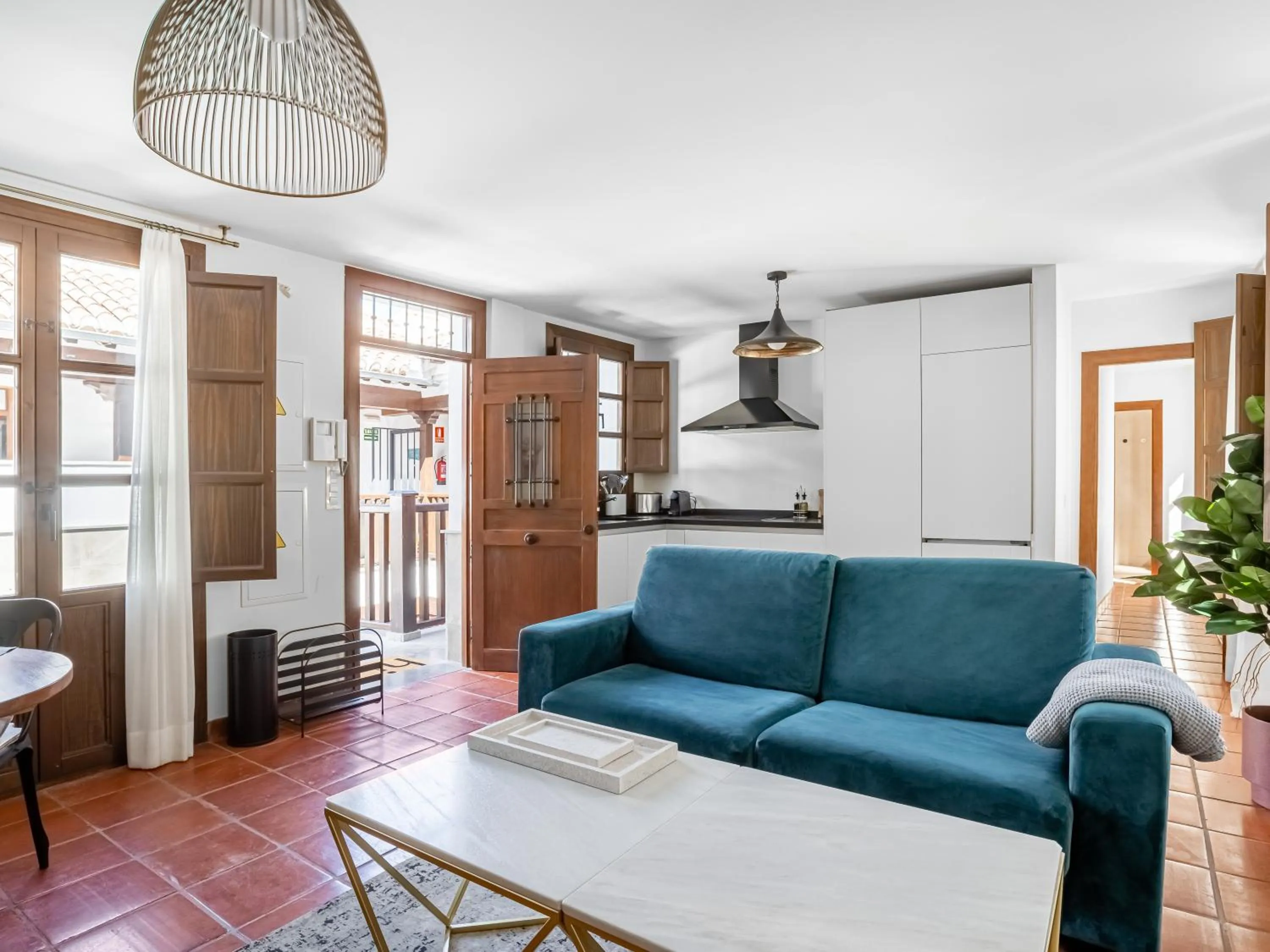 Living room in limehome Granada Calle Santa Ana