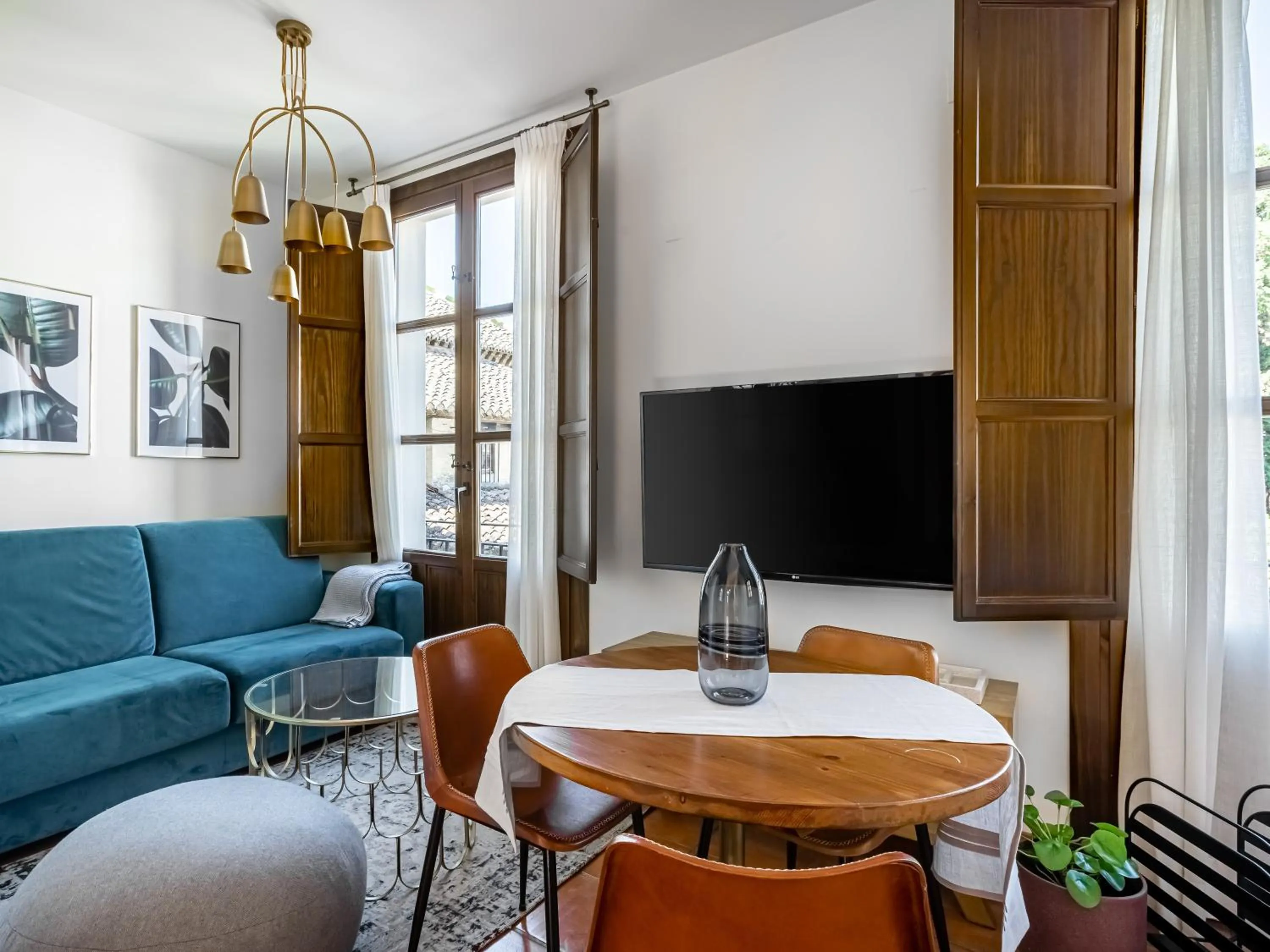 TV and multimedia in limehome Granada Calle Santa Ana