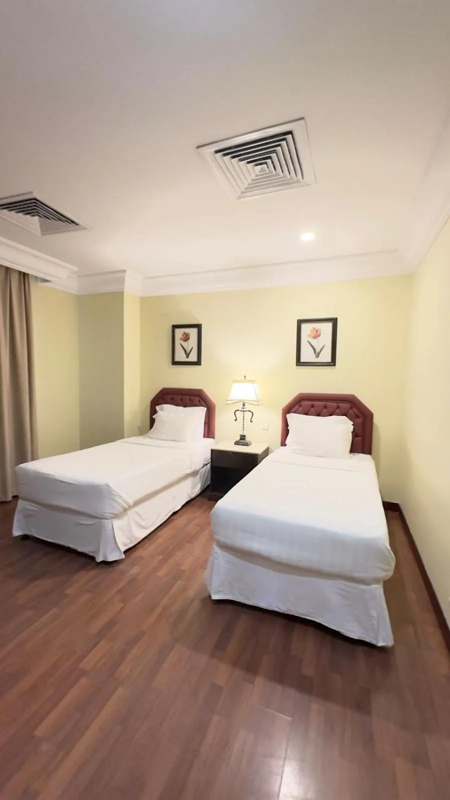 Bedroom, Bed in The Palace Suites