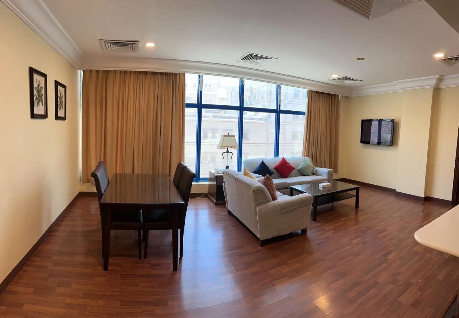 TV and multimedia, Bed in The Palace Suites