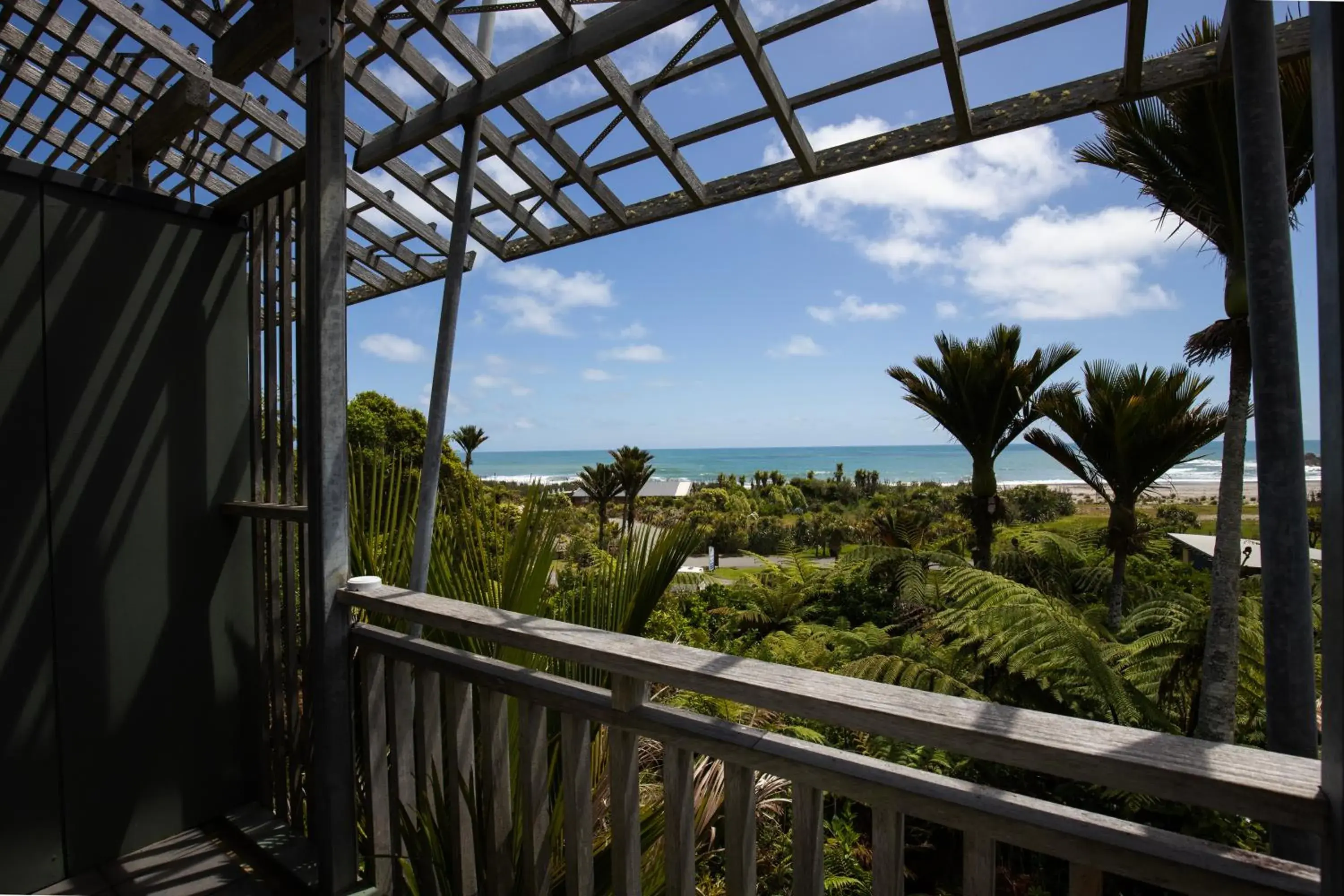 Grand Ocean View Eco-Suite – Balcony in Scenic Hotel Punakaiki Grand Ocean View Eco-Suite – Balcony in Scenic Hotel Punakaiki