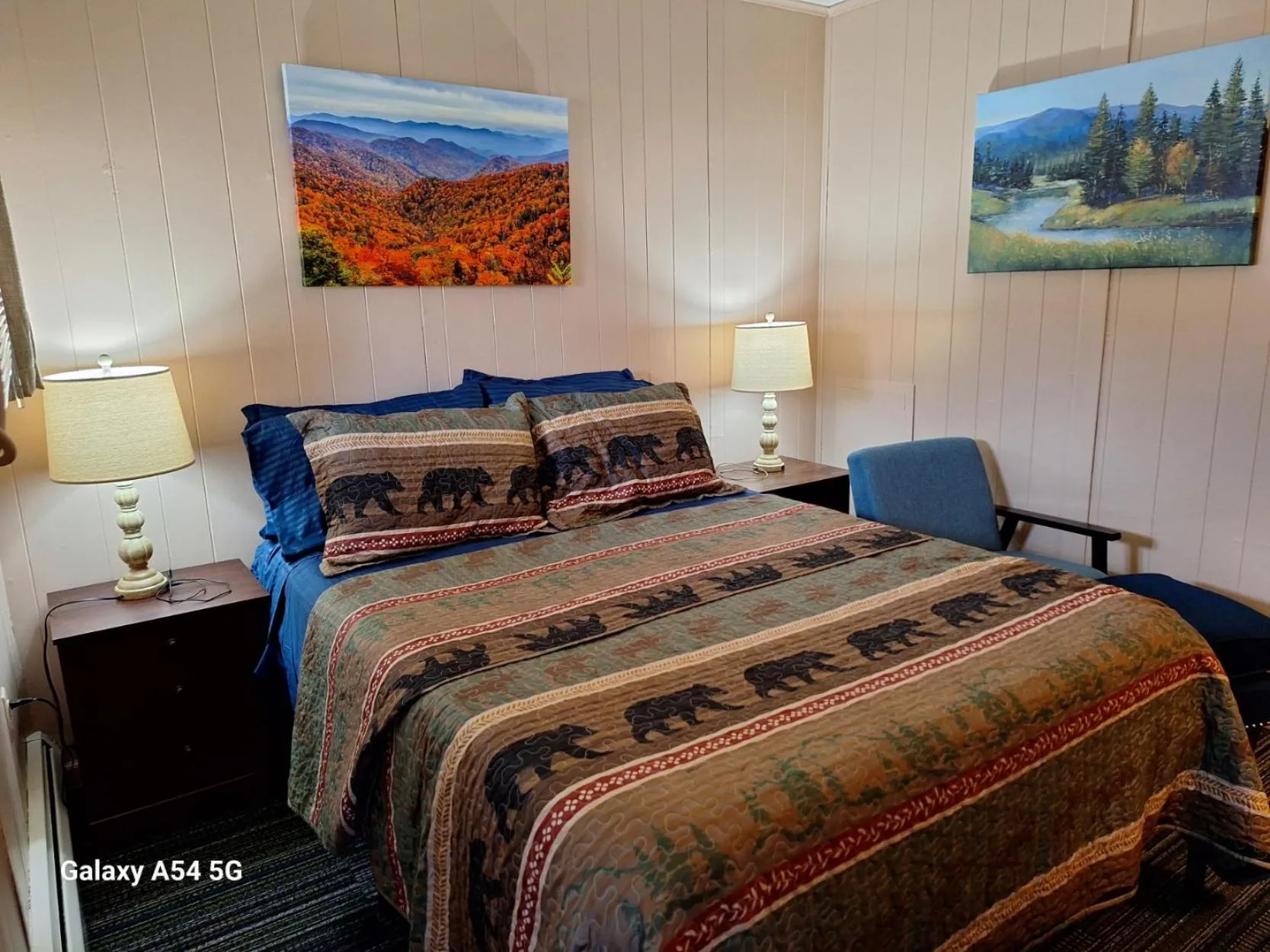 Bedroom, Bed in Rest Stop 6 Inn