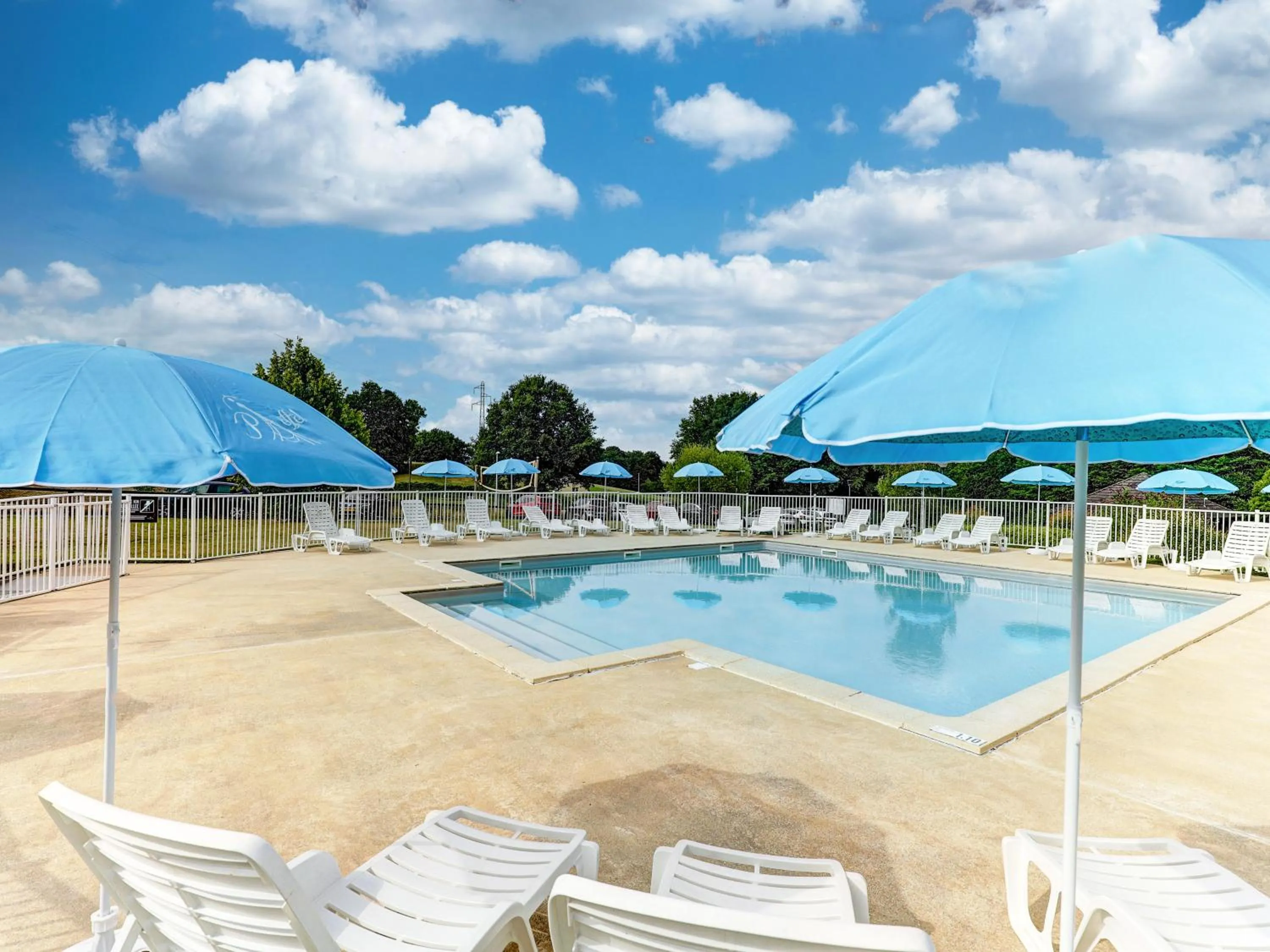 Swimming pool in Vacancéole - Residence le Domaine du Bosquet