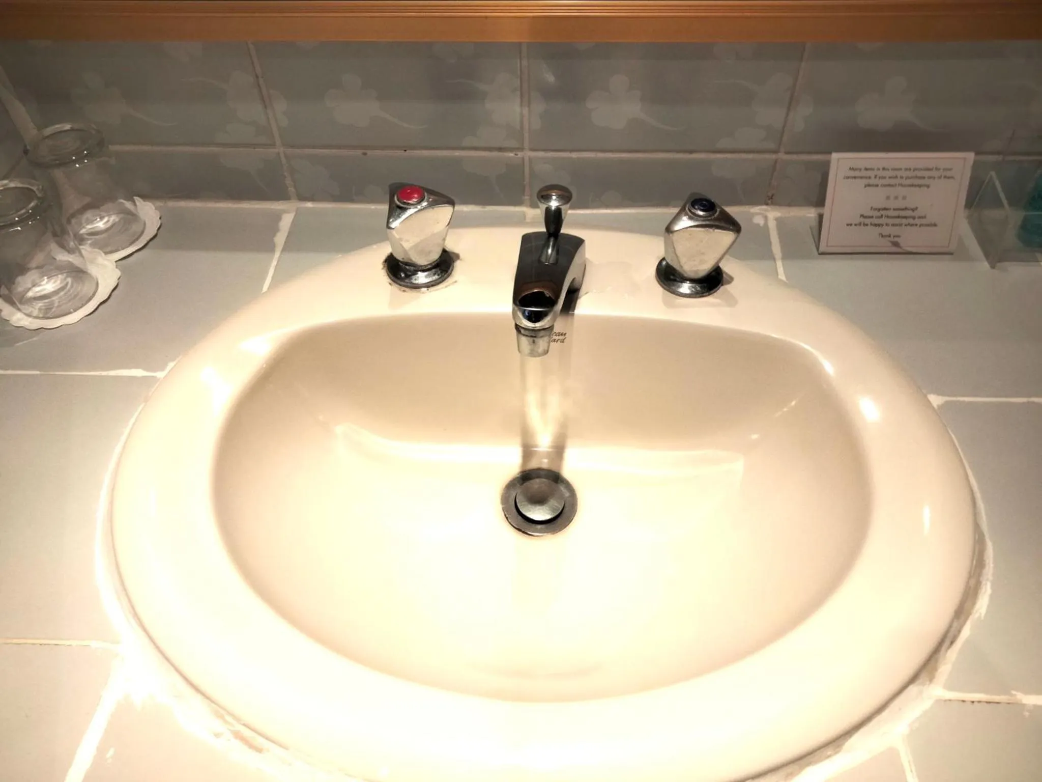 Bathroom in City Lodge Bangkok