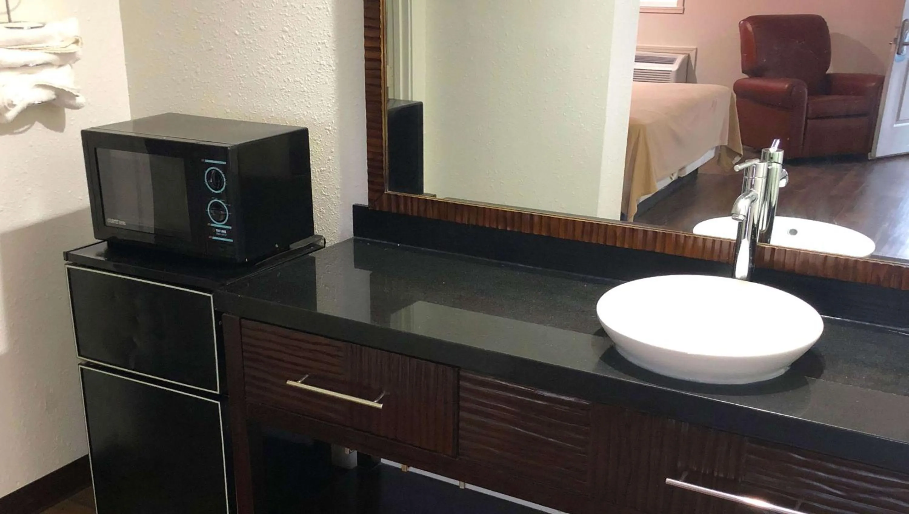 Bathroom in Lucky Vista Motel