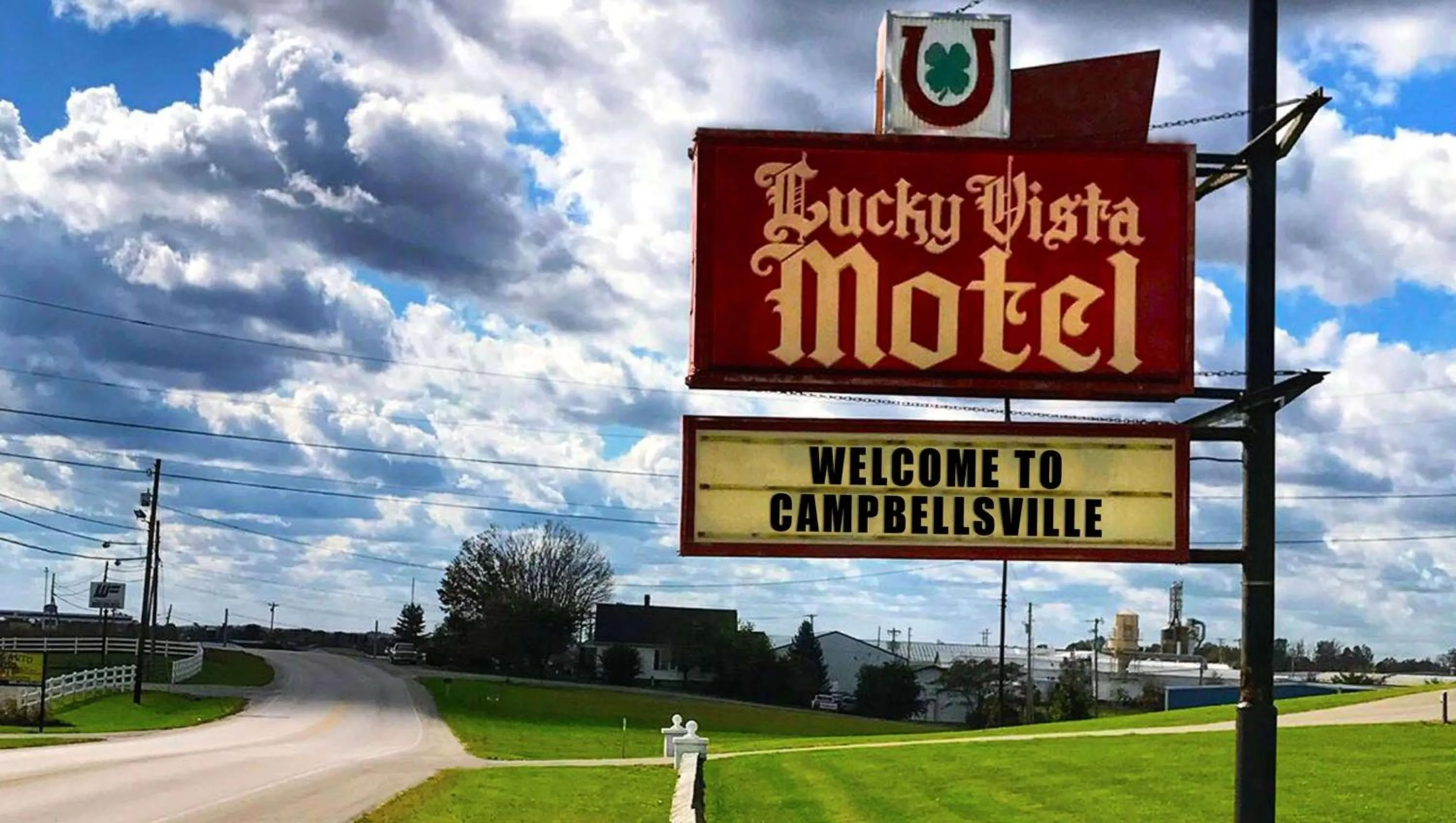 Property building in Lucky Vista Motel