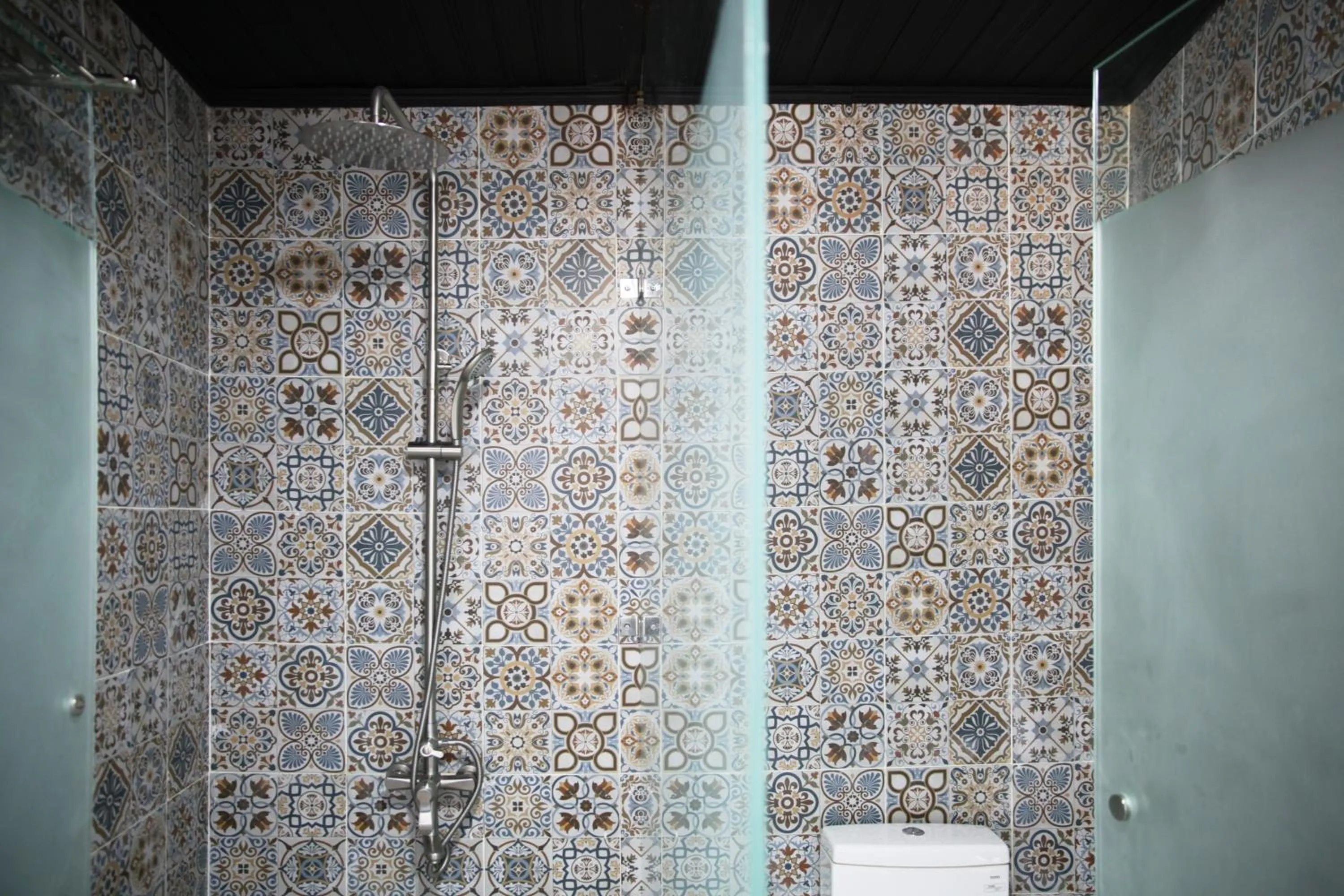 Shower in Thanh Binh 2 Hotel