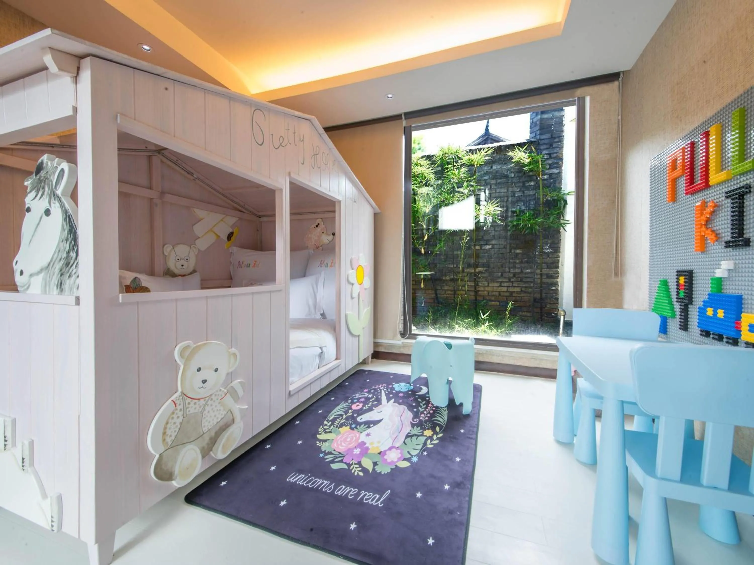 Bedroom in Pullman Lijiang Resort & Spa