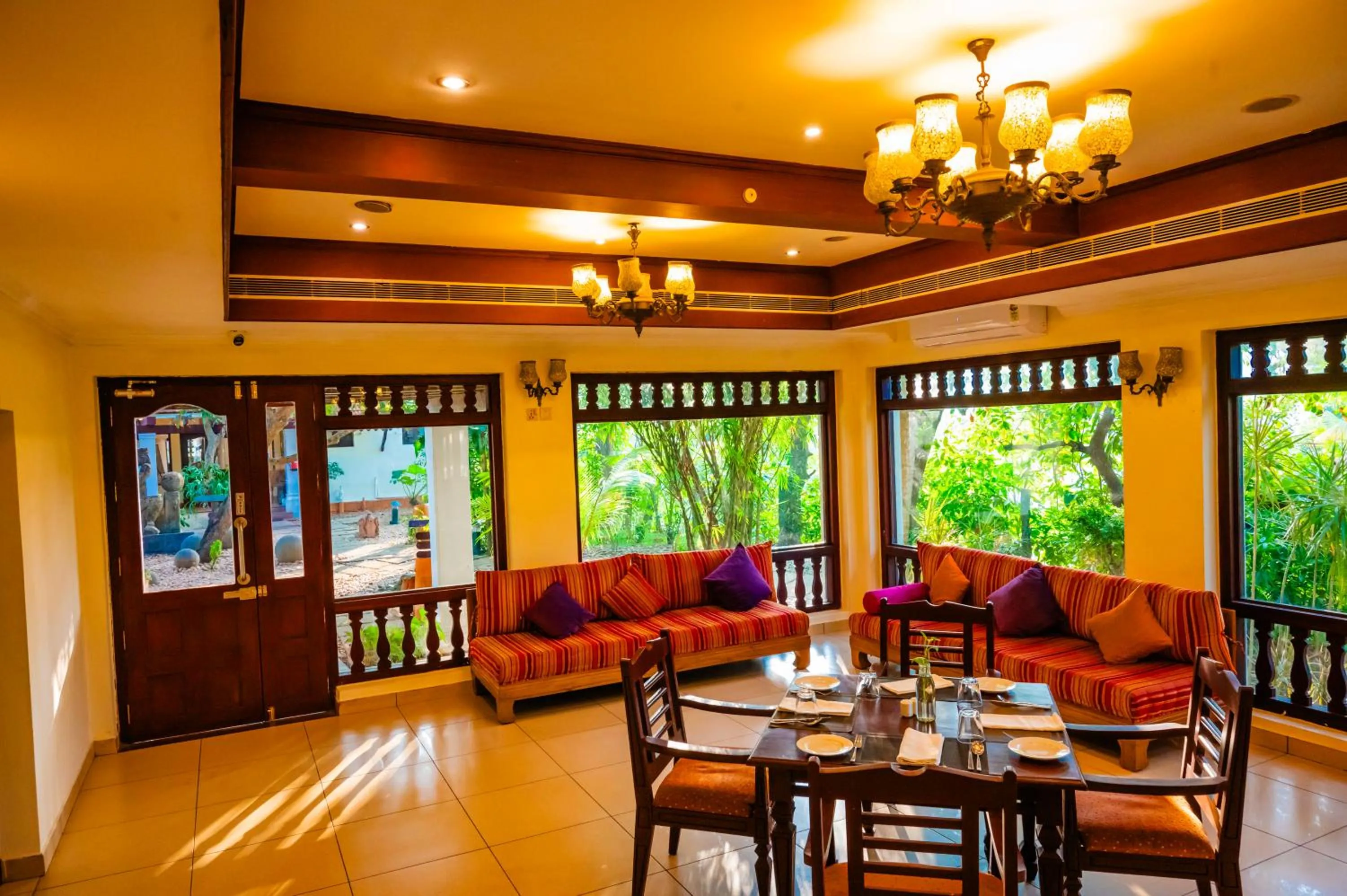 Restaurant/places to eat in Fragrant Nature Backwater Resort & Ayurveda Spa Kollam