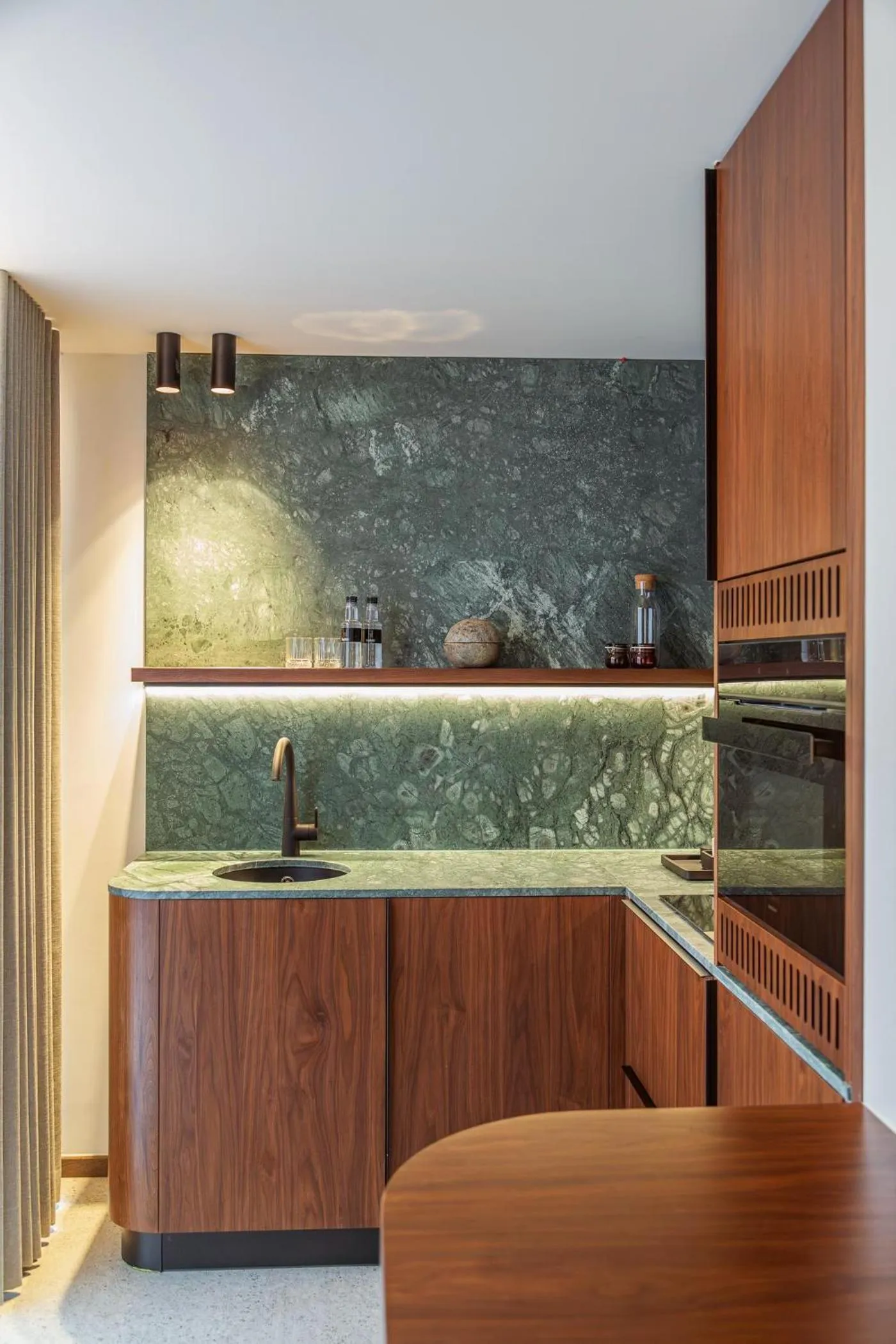 Coffee/tea facilities in HasHotel