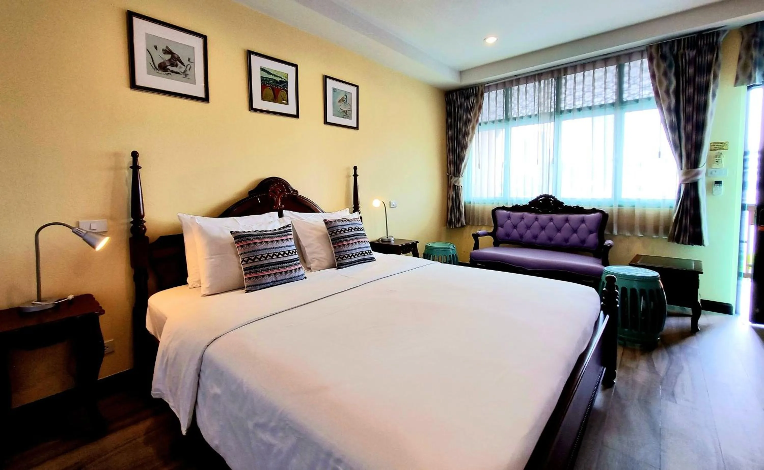 Bed in Focal Local Bed & Breakfast