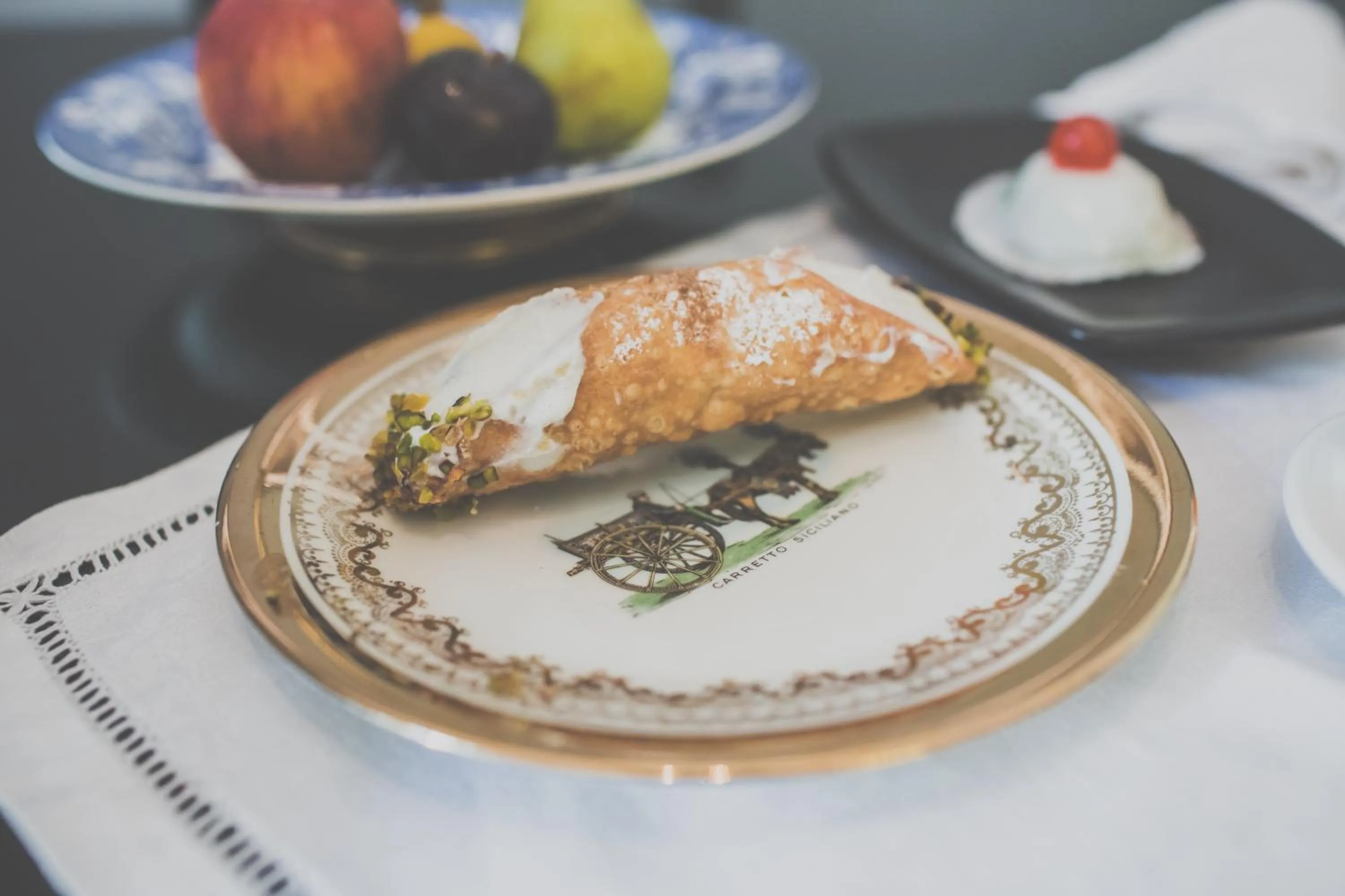 Communal kitchen in Palazzo Speciale B&B