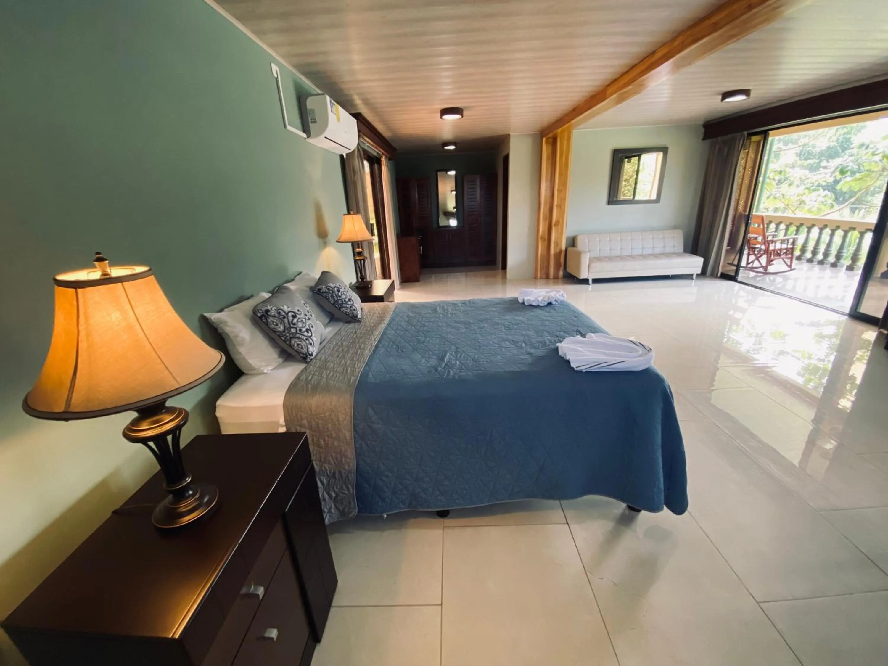 Bedroom, Bed in Hotel Margarita and Tour Operator Drake Bay