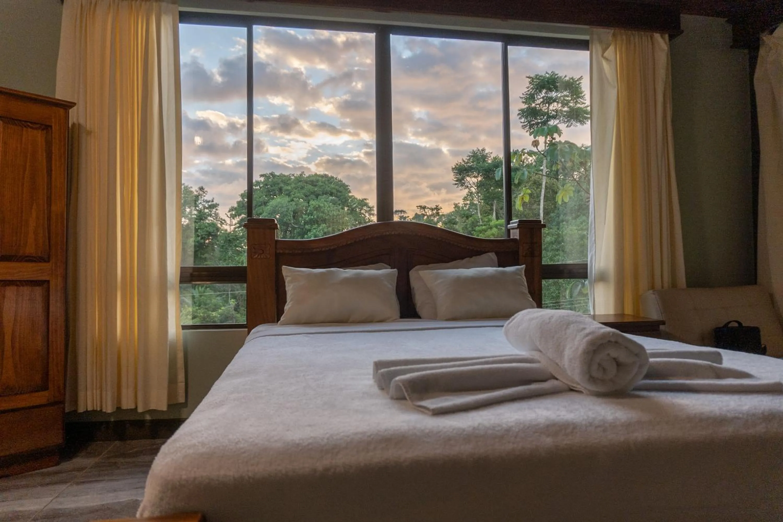 Bed in Hotel Margarita and Tour Operator Drake Bay