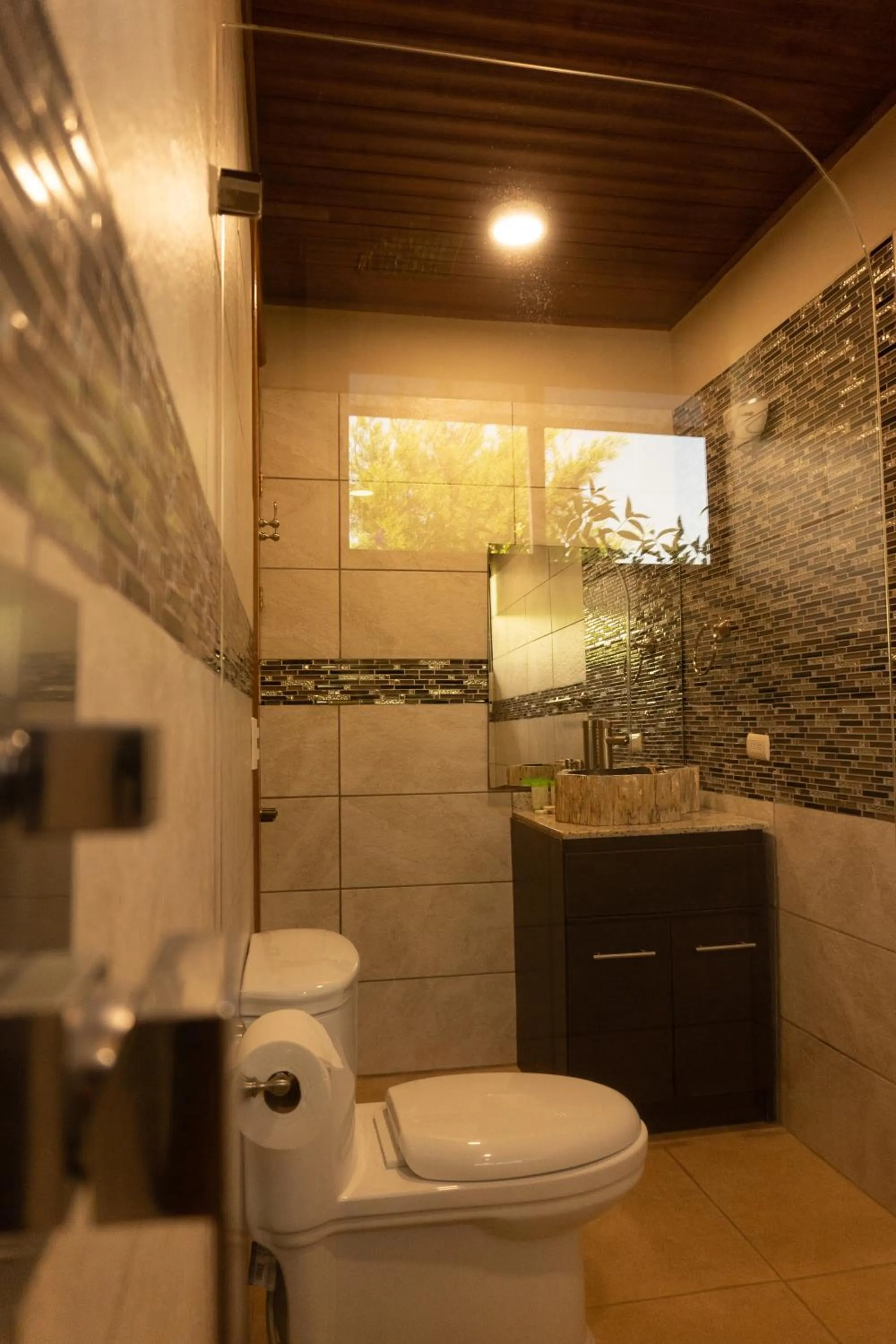 Bathroom in Hotel Margarita and Tour Operator Drake Bay