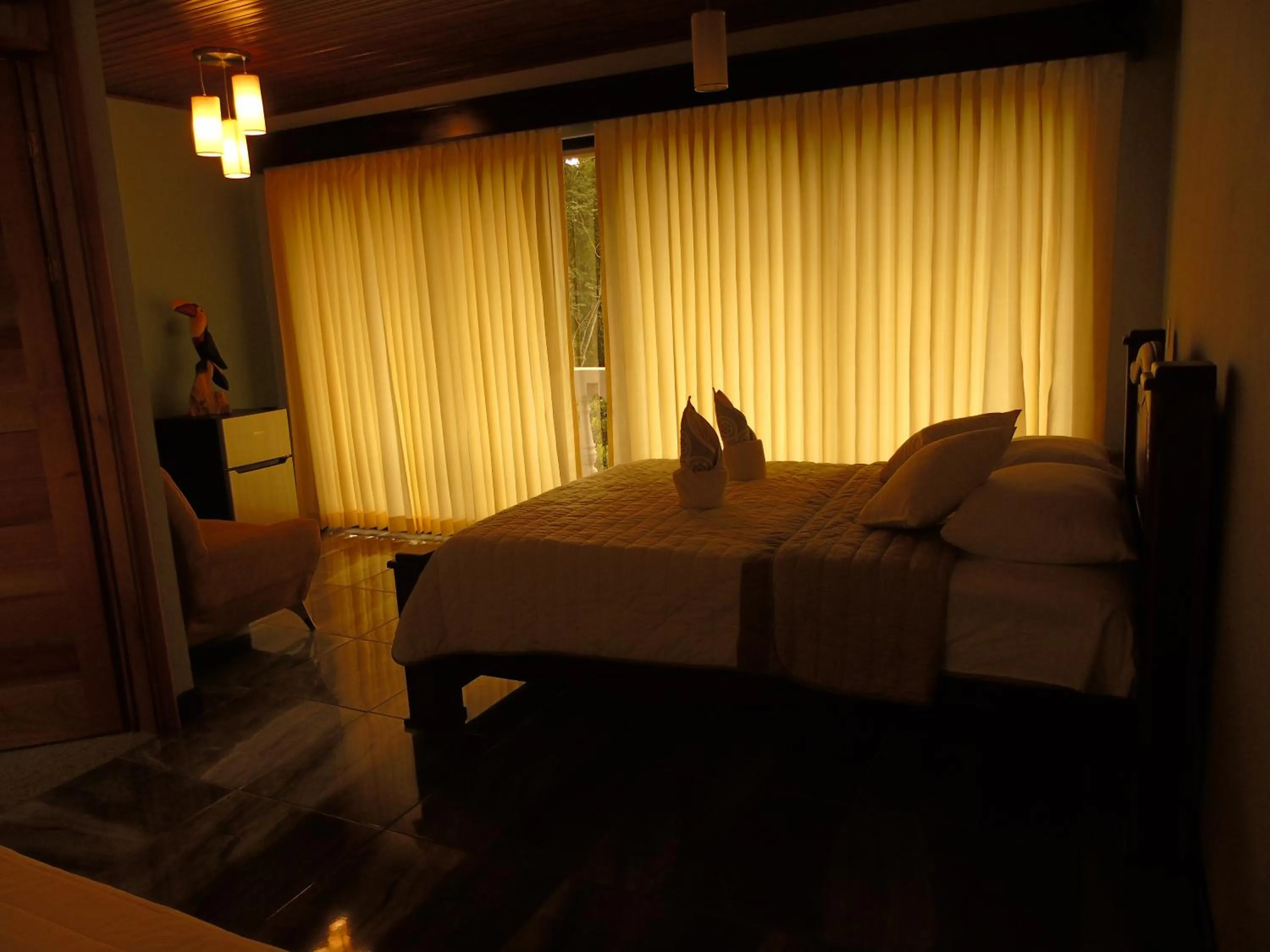 Bed in Hotel Margarita and Tour Operator Drake Bay