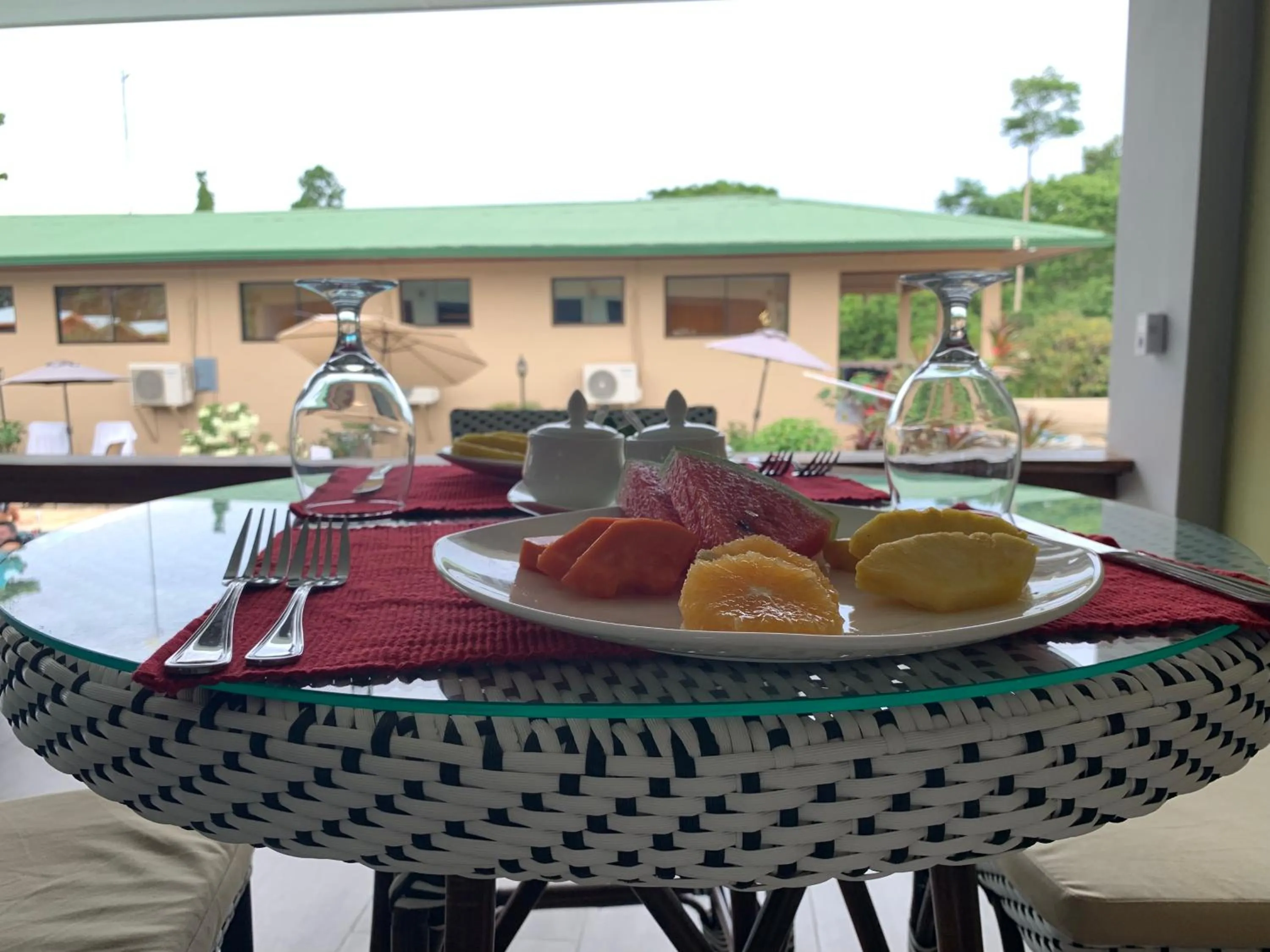 Breakfast in Hotel Margarita and Tour Operator Drake Bay