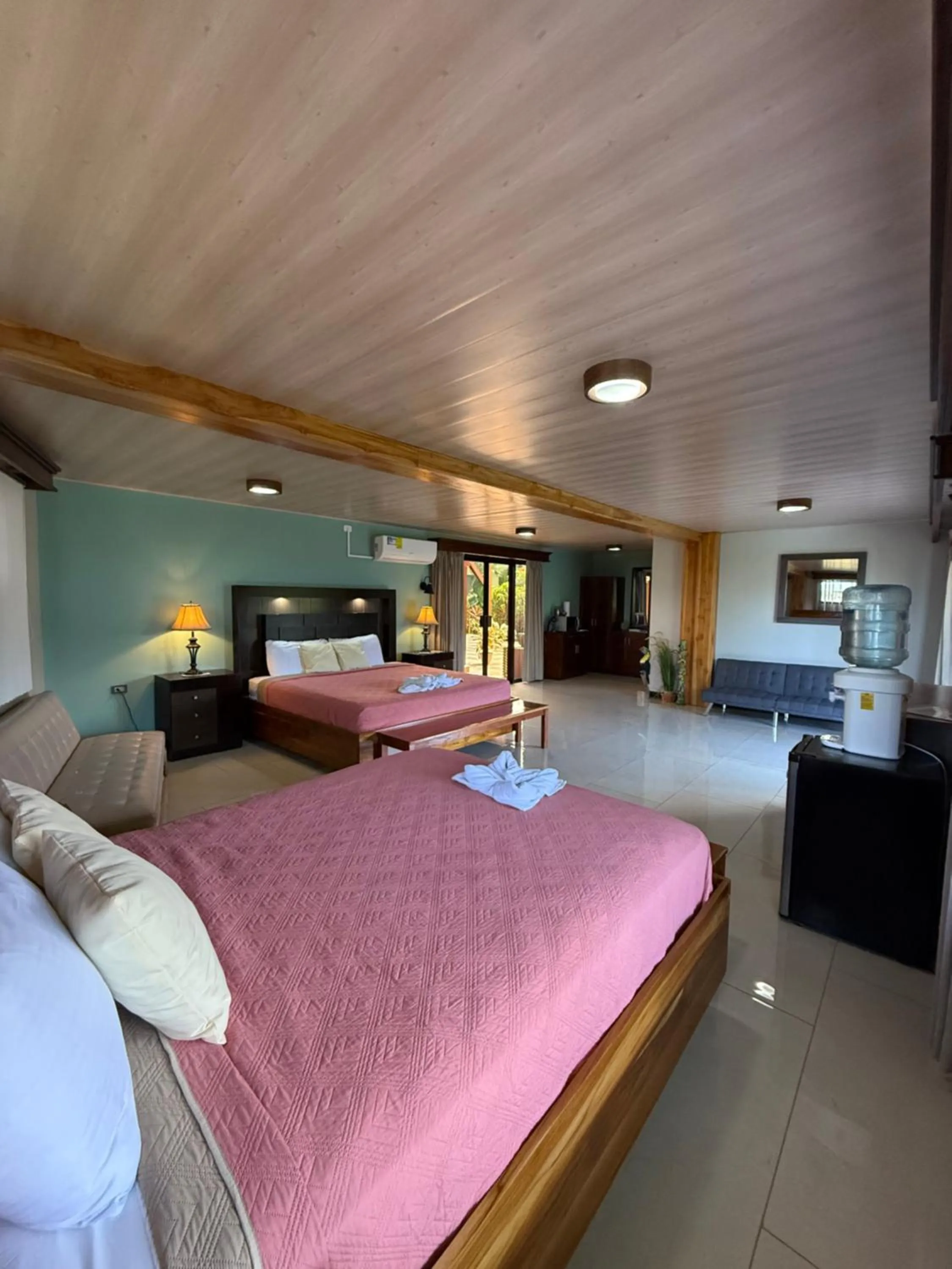 Photo of the whole room, Bed in Hotel Margarita and Tour Operator Drake Bay