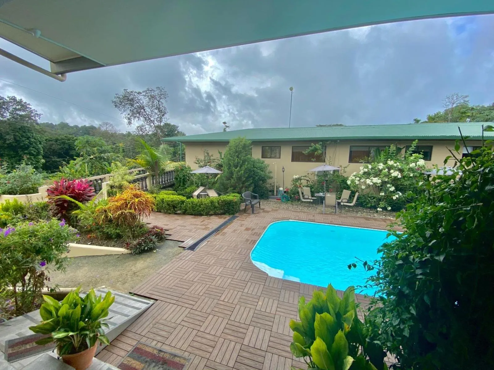 Garden in Hotel Margarita and Tour Operator Drake Bay