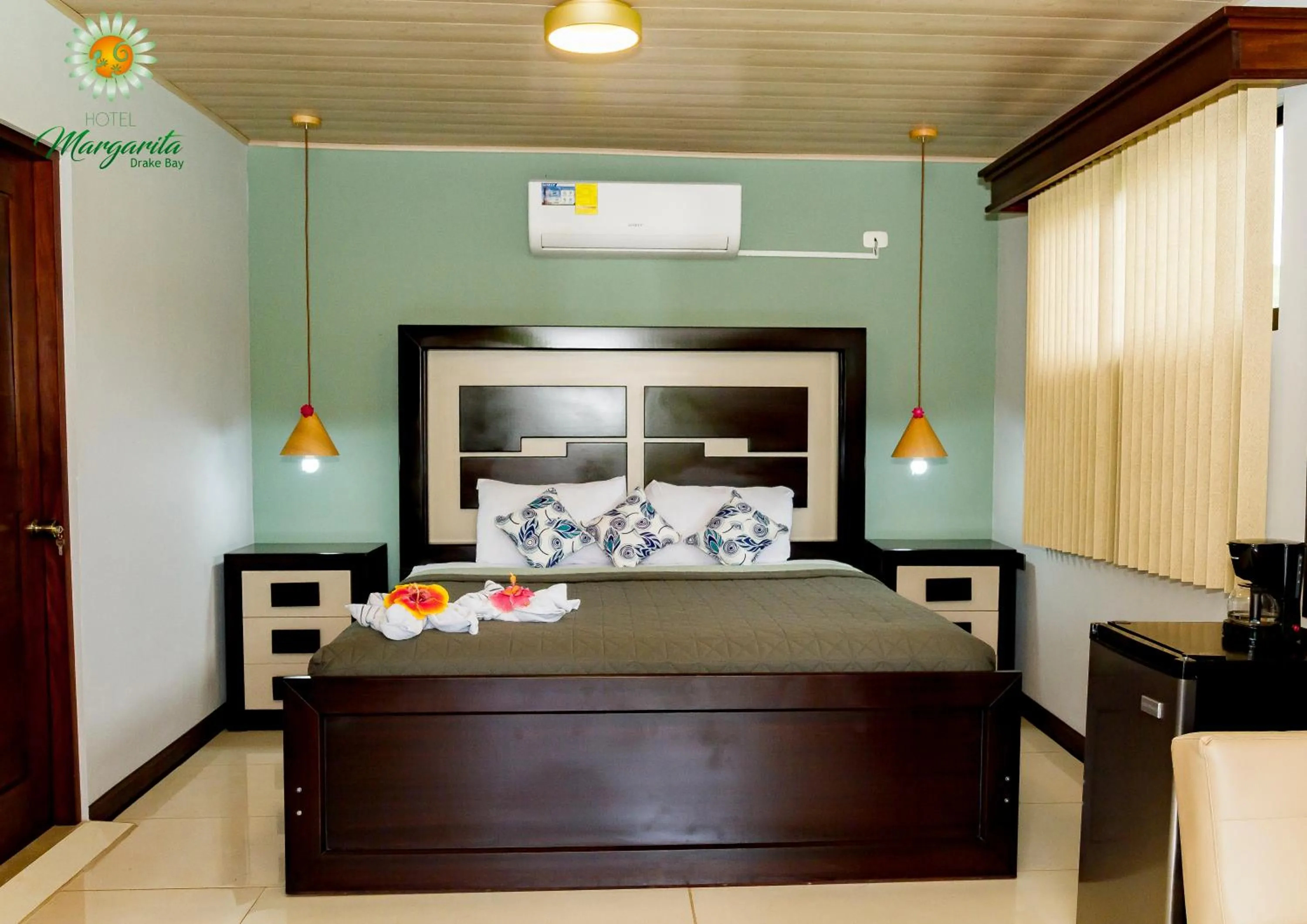 Bed in Hotel Margarita and Tour Operator Drake Bay