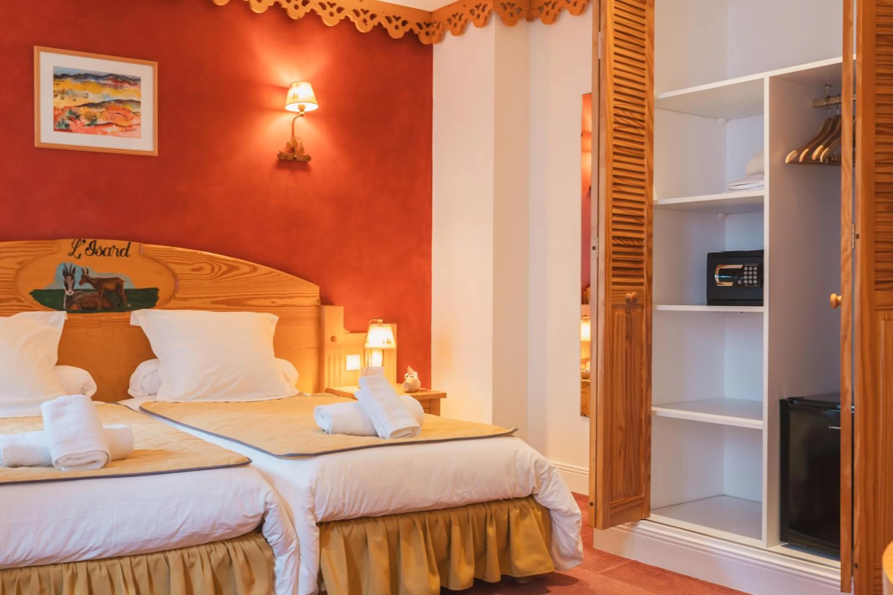 Bedroom, Bed in Hôtel Le Bois Joli