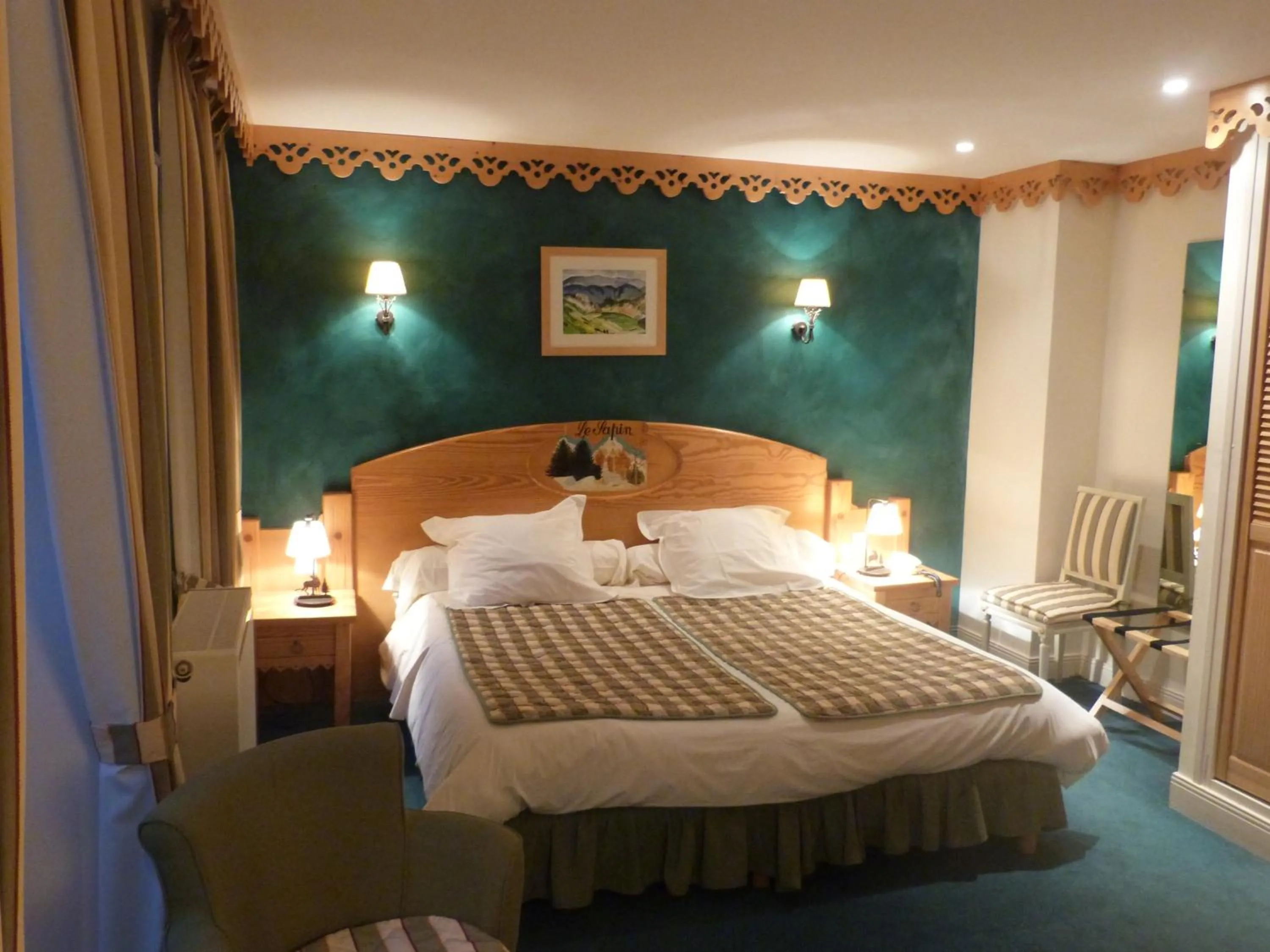 Bedroom, Bed in Hôtel Le Bois Joli