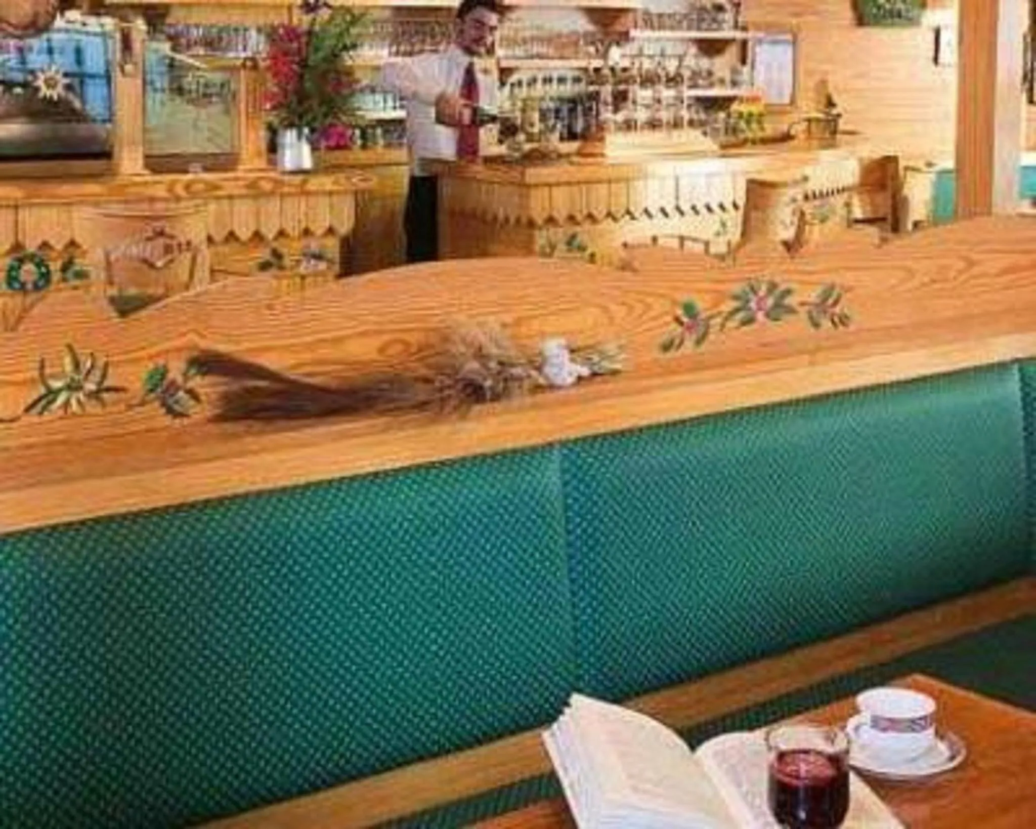 Restaurant/places to eat in Hôtel Le Bois Joli