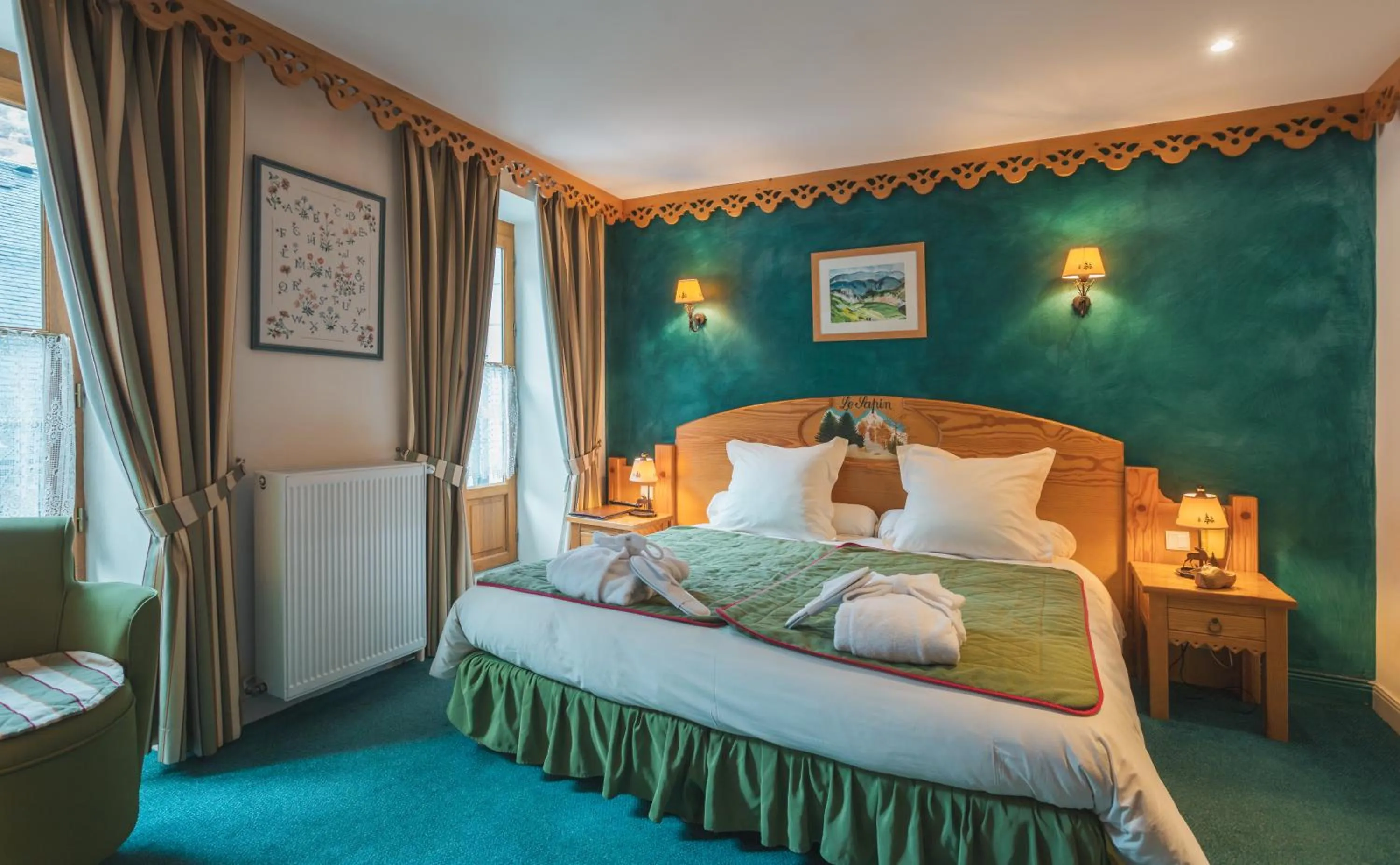 Photo of the whole room, Bed in Hôtel Le Bois Joli