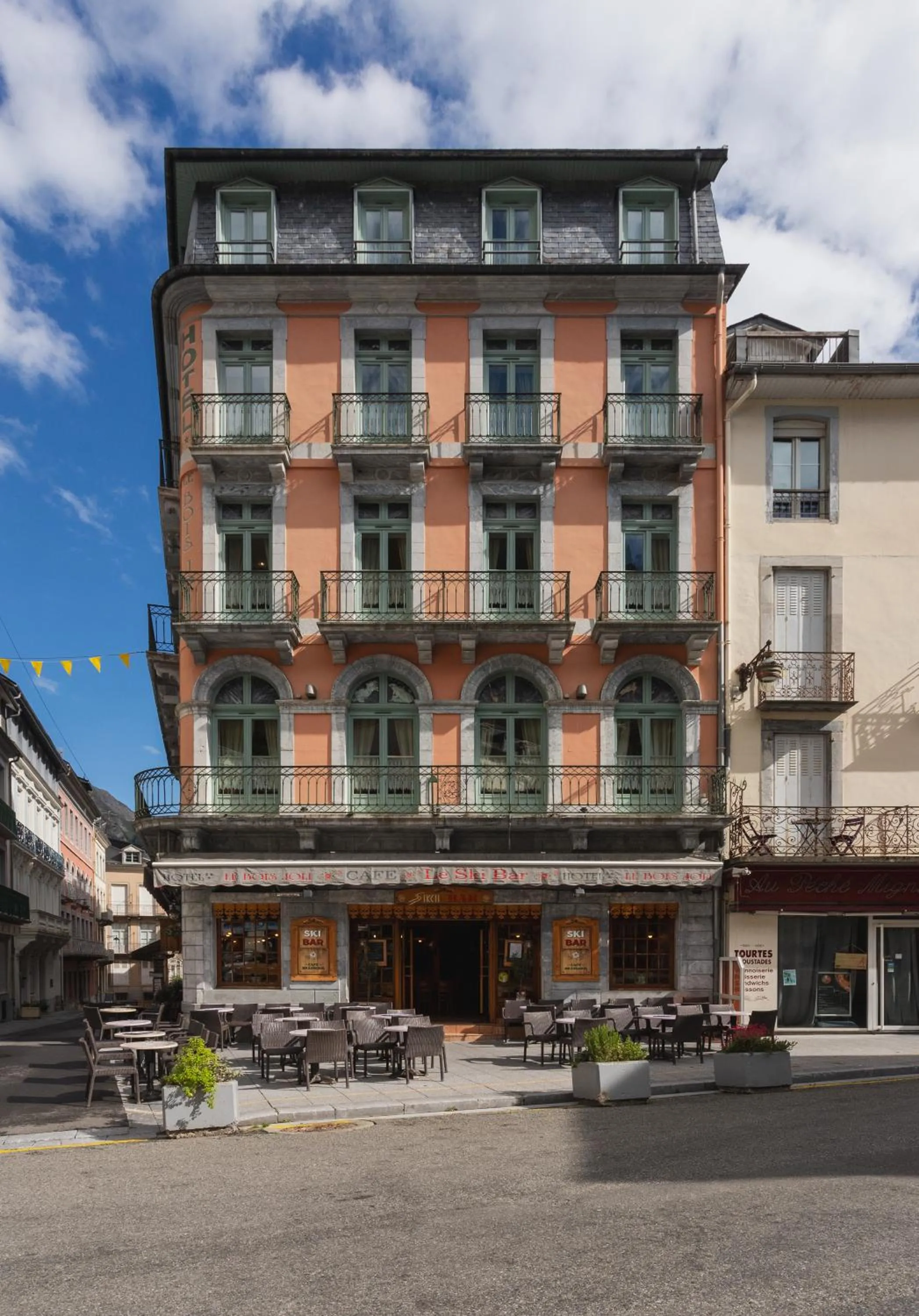 Balcony/Terrace in Hôtel Le Bois Joli