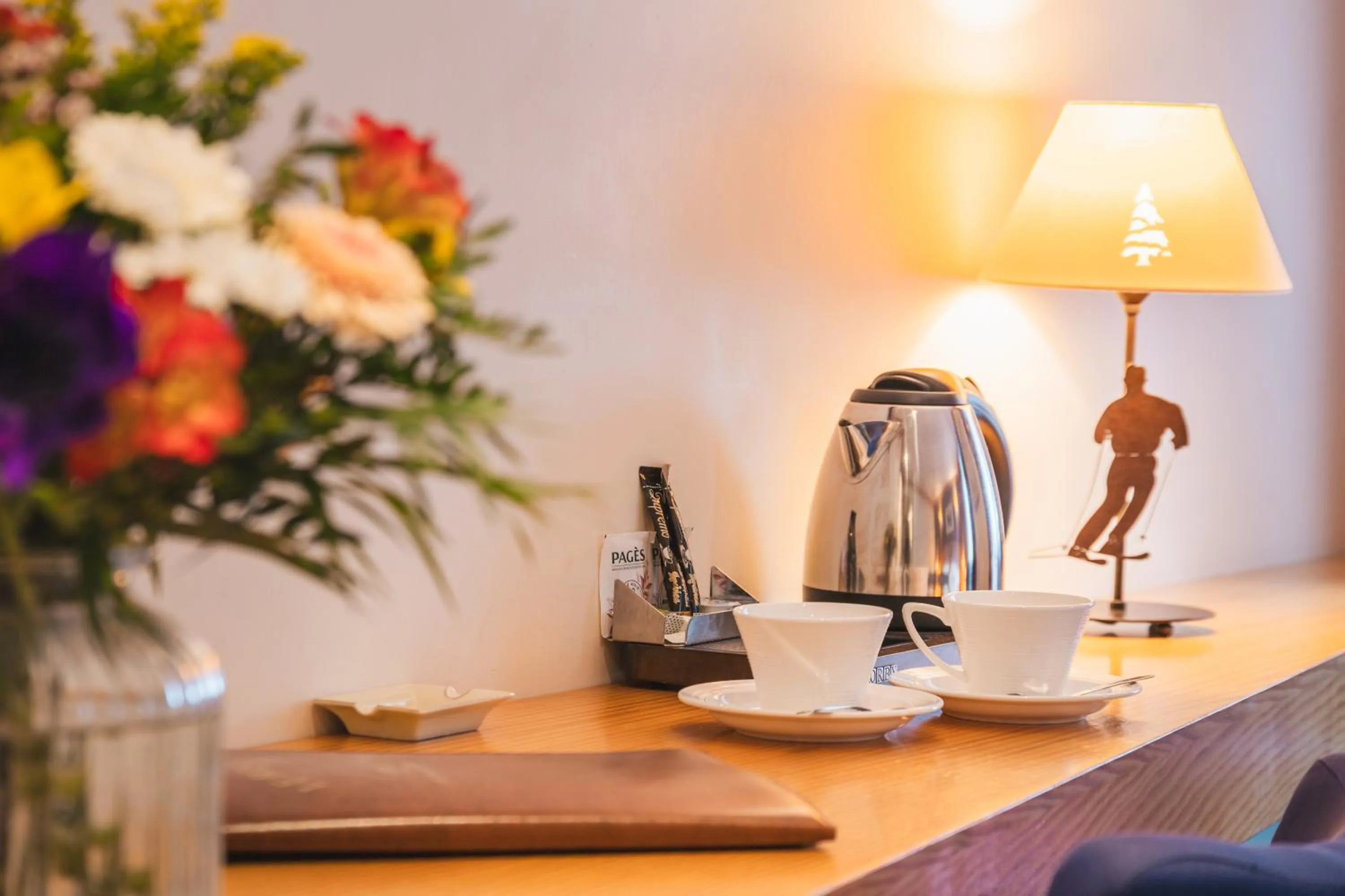Coffee/tea facilities in Hôtel Le Bois Joli