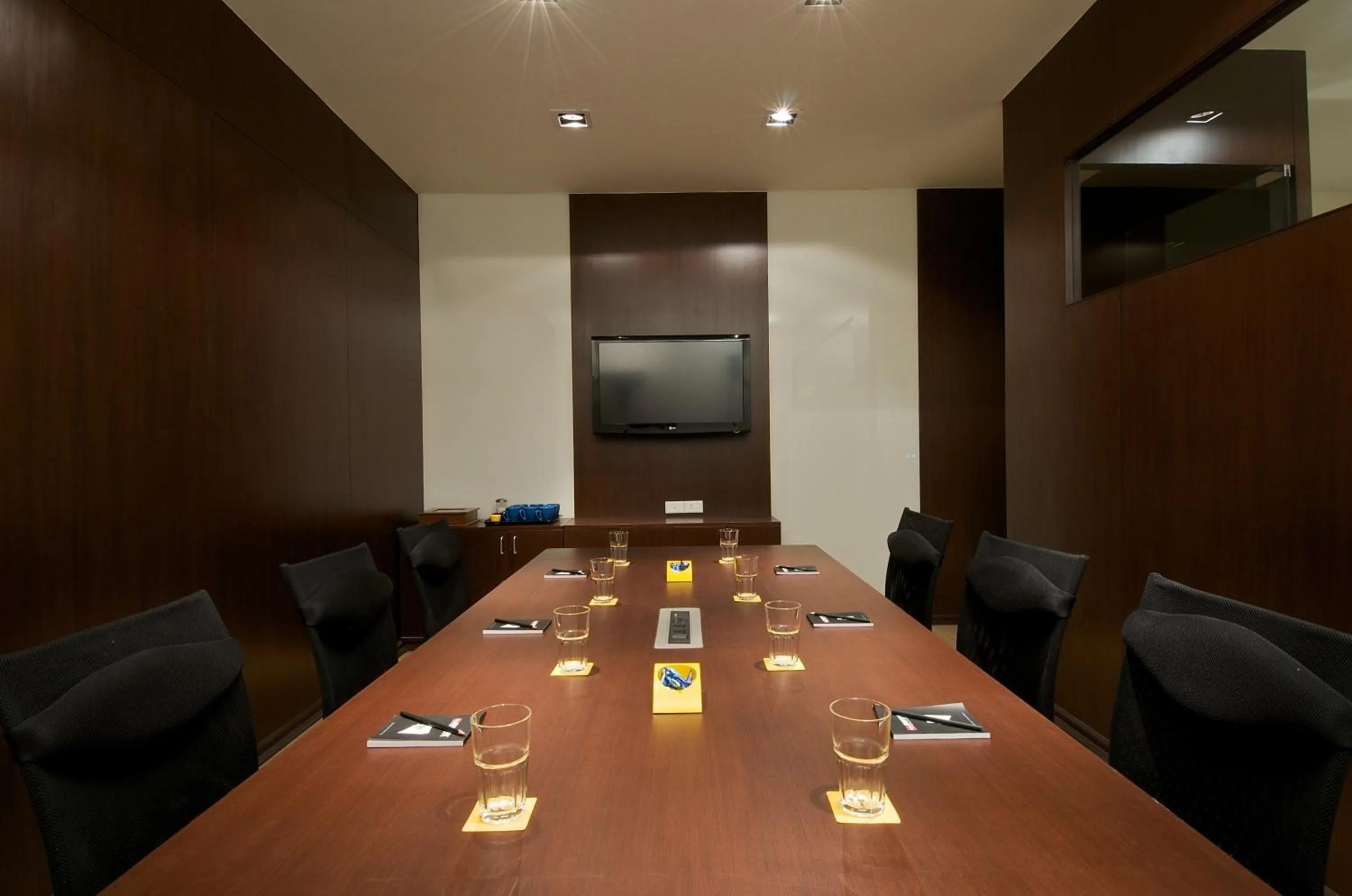 Communal lounge/ TV room in Keys Select by Lemon Tree Hotels, Thiruvananthapuram