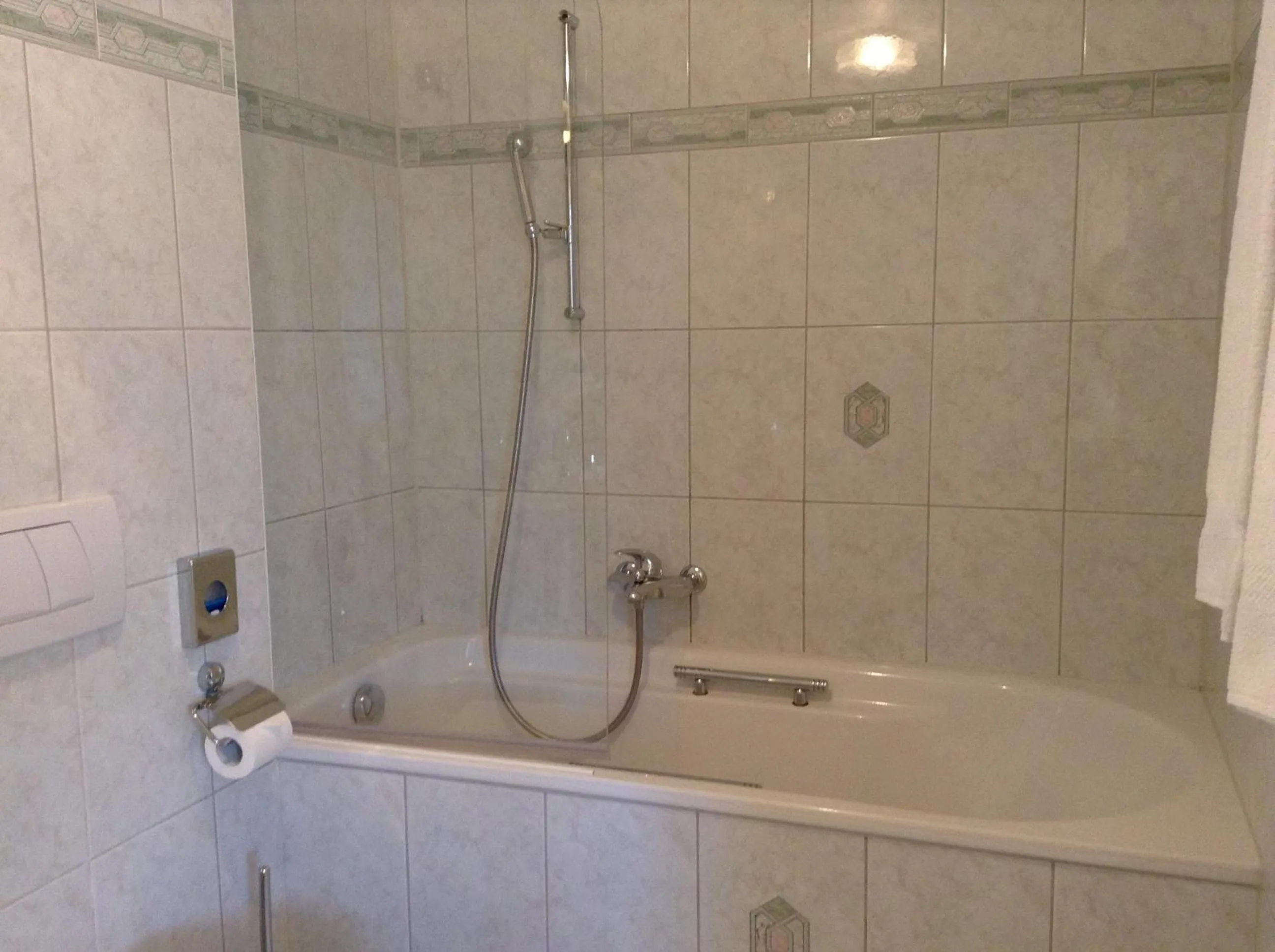 Bathroom in Hôtel Restaurant le Gruyérien