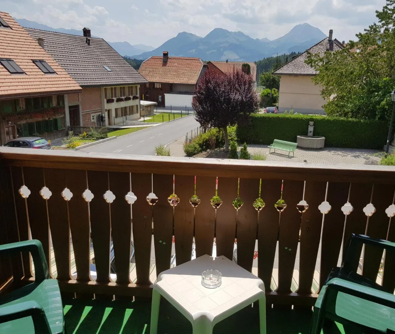 Street view in Hôtel Restaurant le Gruyérien