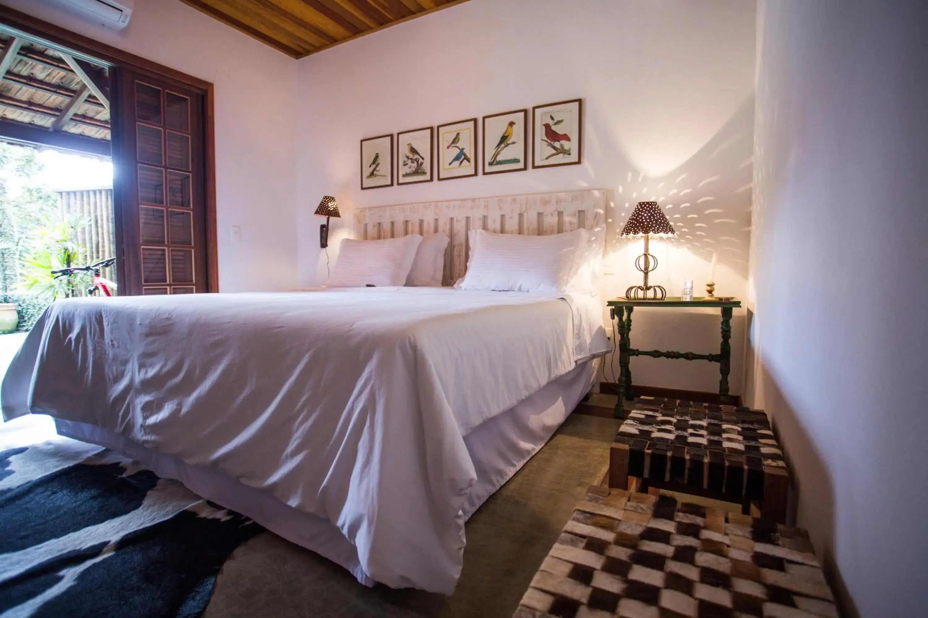 Double Room with Patio in Suites Caipira Vale das Videiras Double Room with Patio in Suites Caipira Vale das Videiras