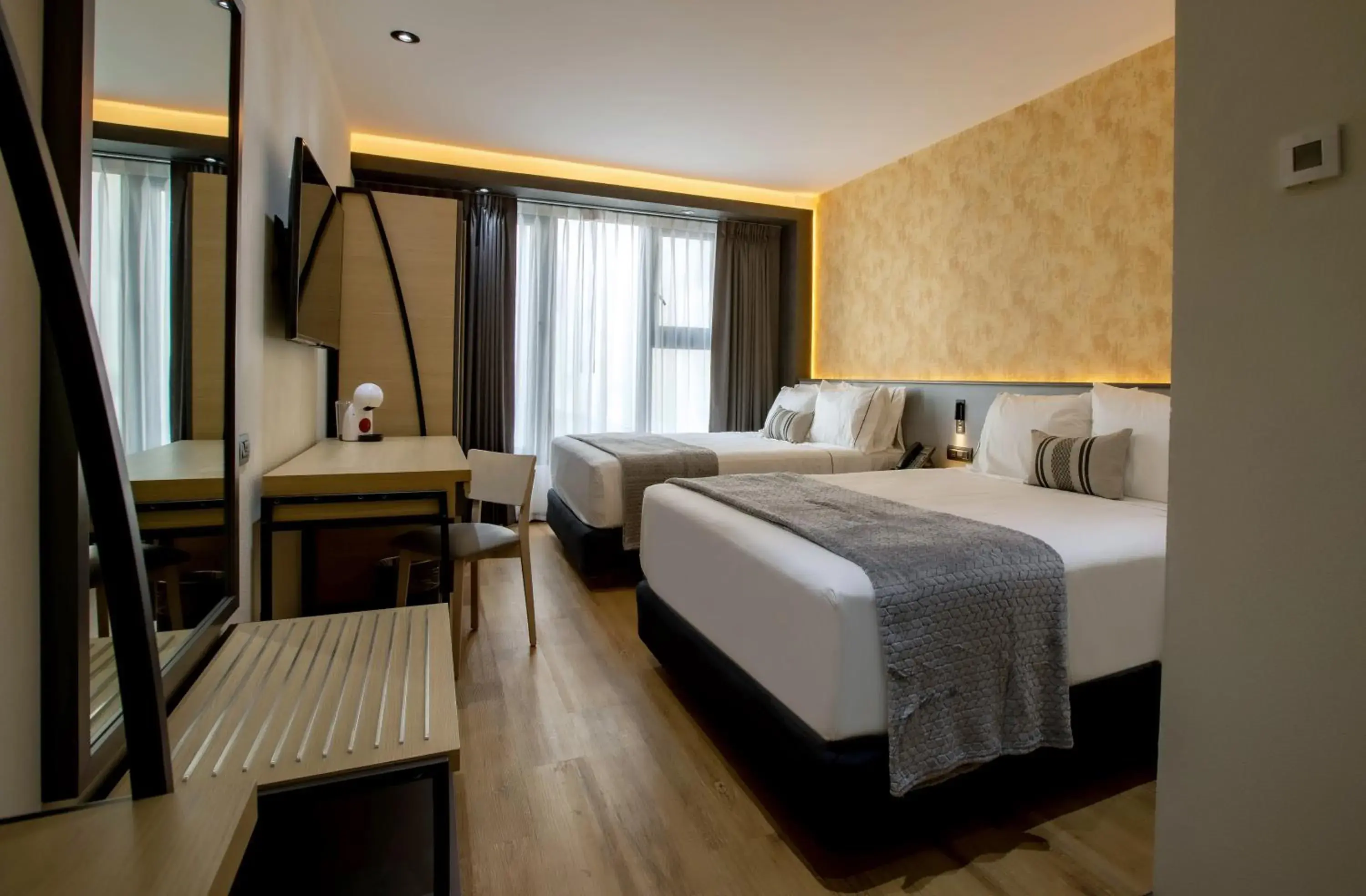 Deluxe Double Room in Hotel Catedral Deluxe Double Room in Hotel Catedral