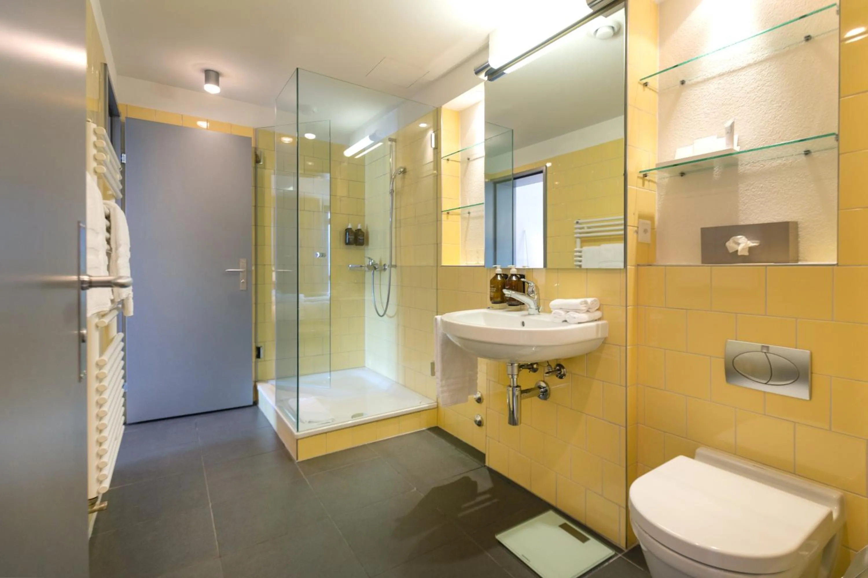 Bathroom in Parkhotel Brenscino Brissago