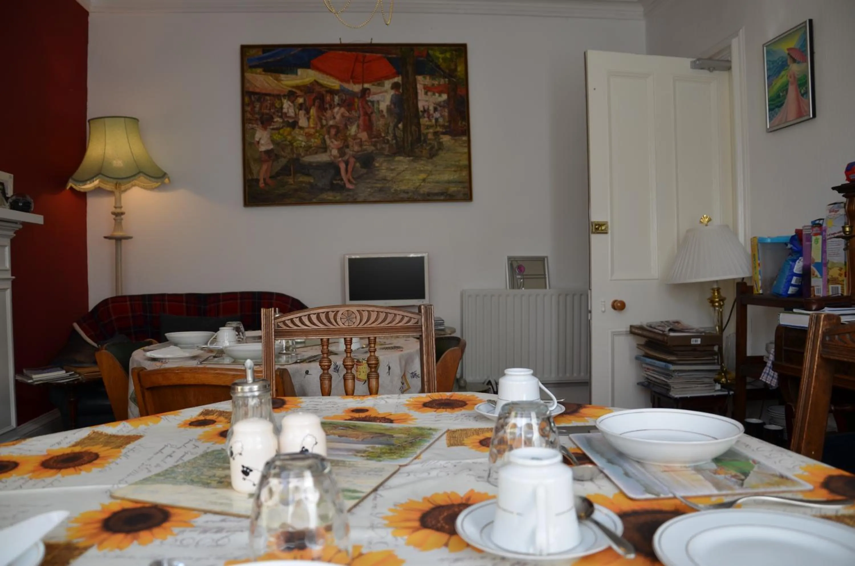 Breakfast in Averon House