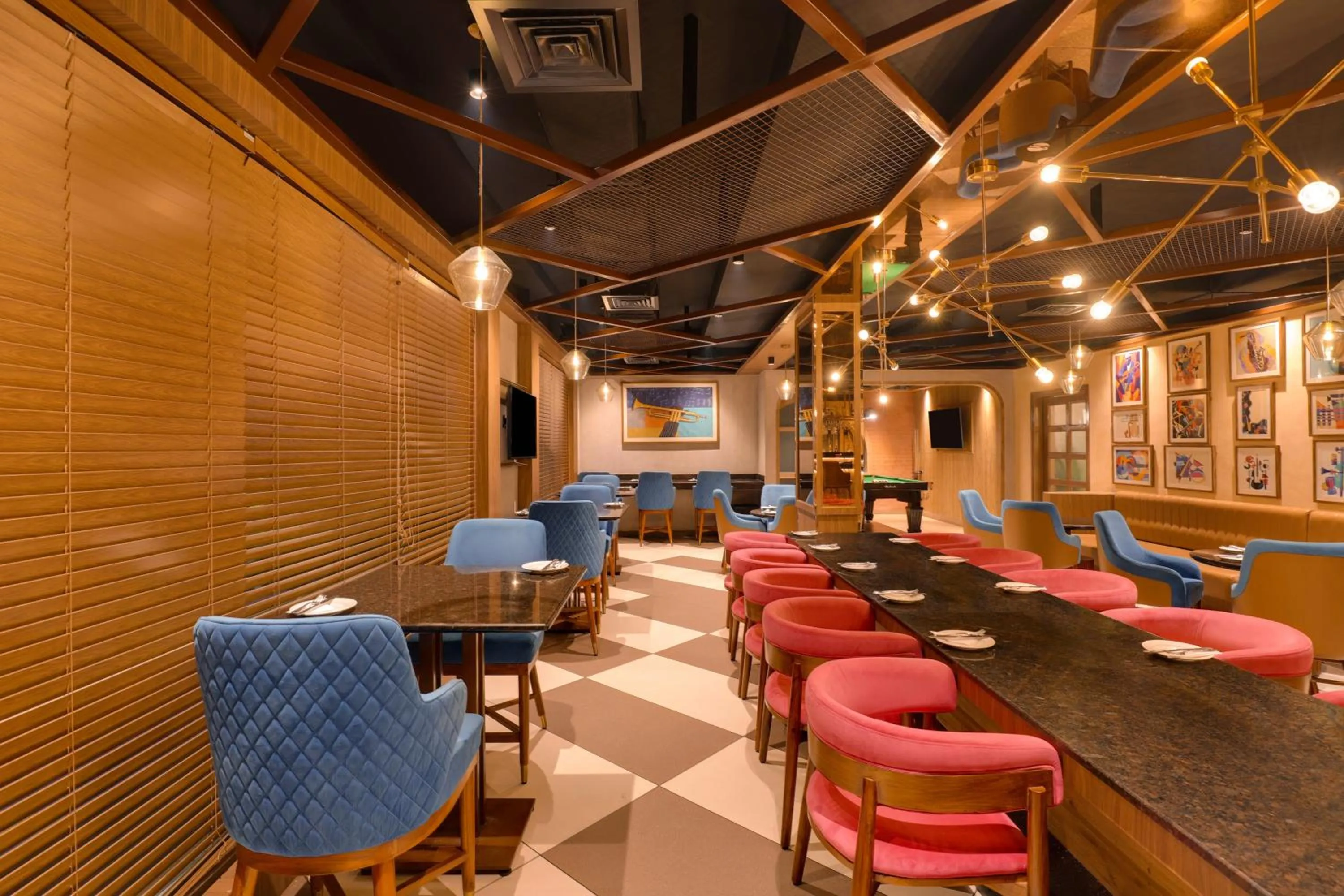 Lounge or bar in Keys Prima by Lemon Tree Hotels, Katti-Ma, Chennai