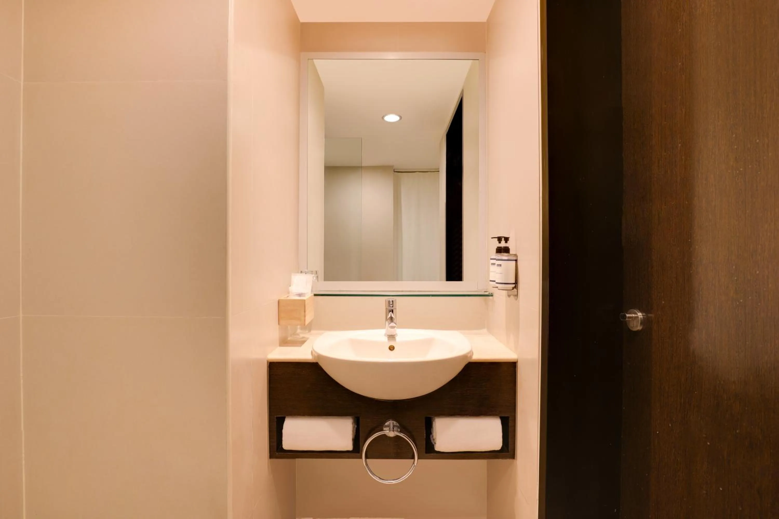 Keys Select by Lemon Tree Hotels, Hosur Road, Bengaluru