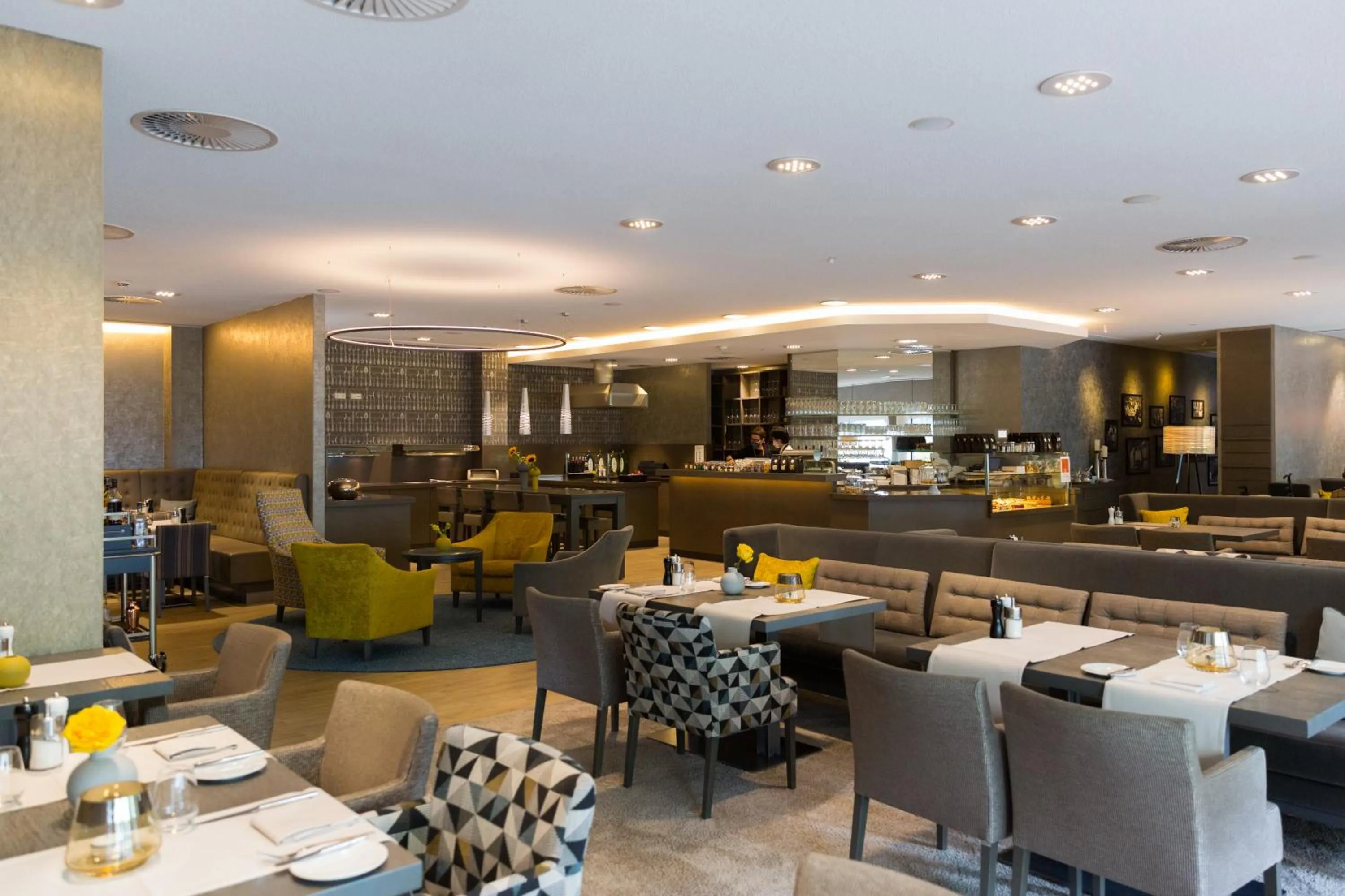 Restaurant/places to eat in FischerS