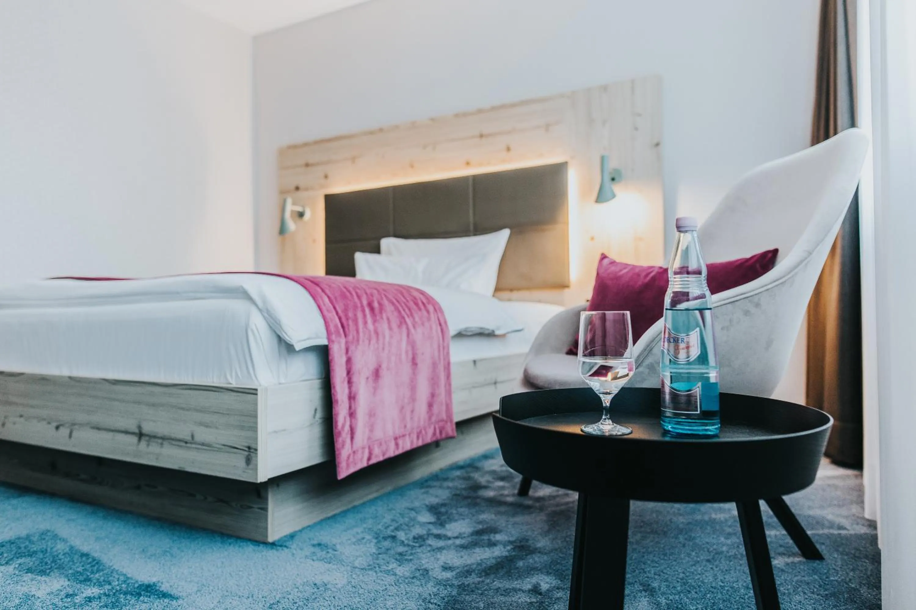 Photo of the whole room, Bed in FischerS