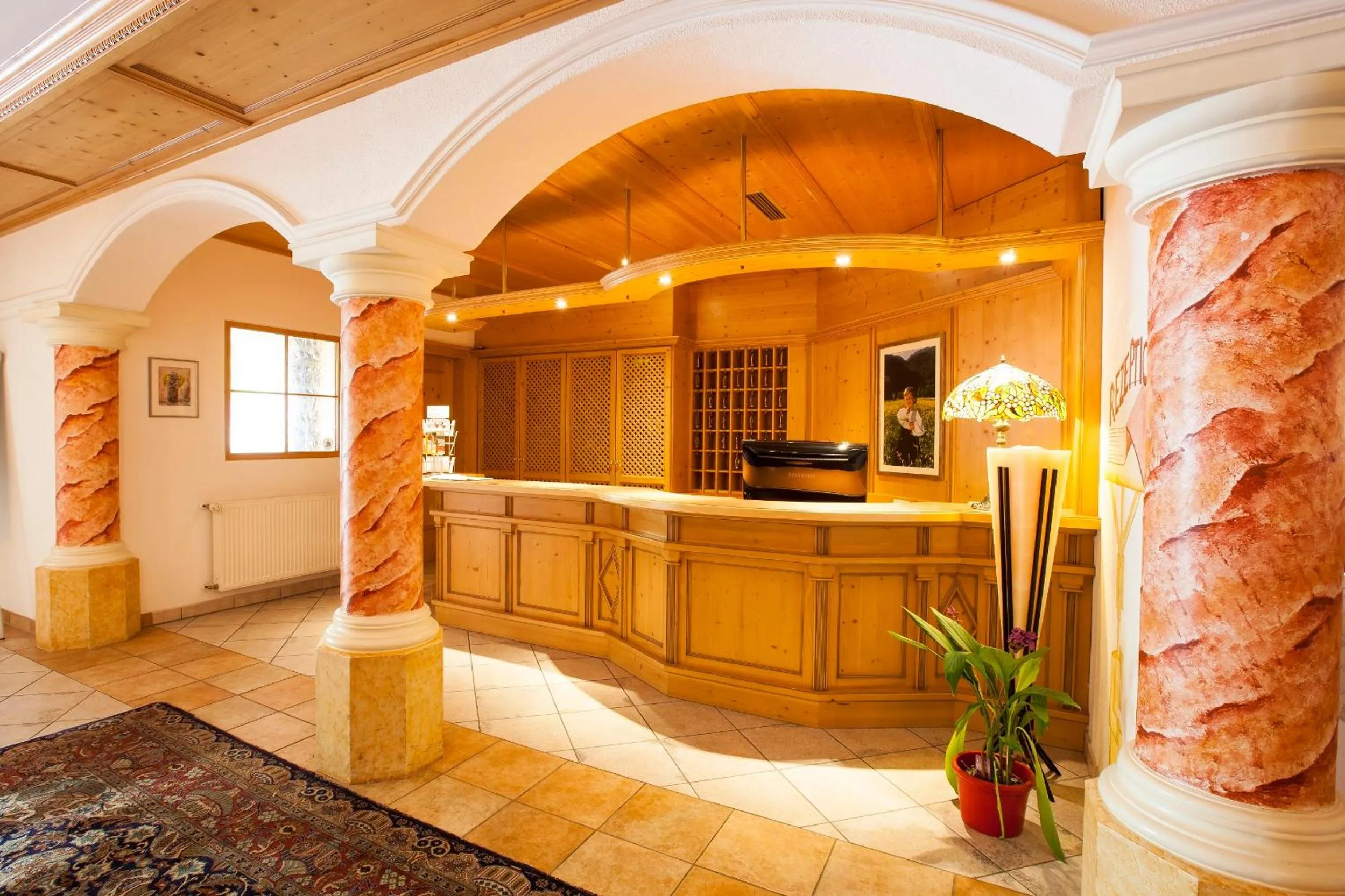 Lobby or reception in Hotel & Appartements Alpenresidenz Viktoria