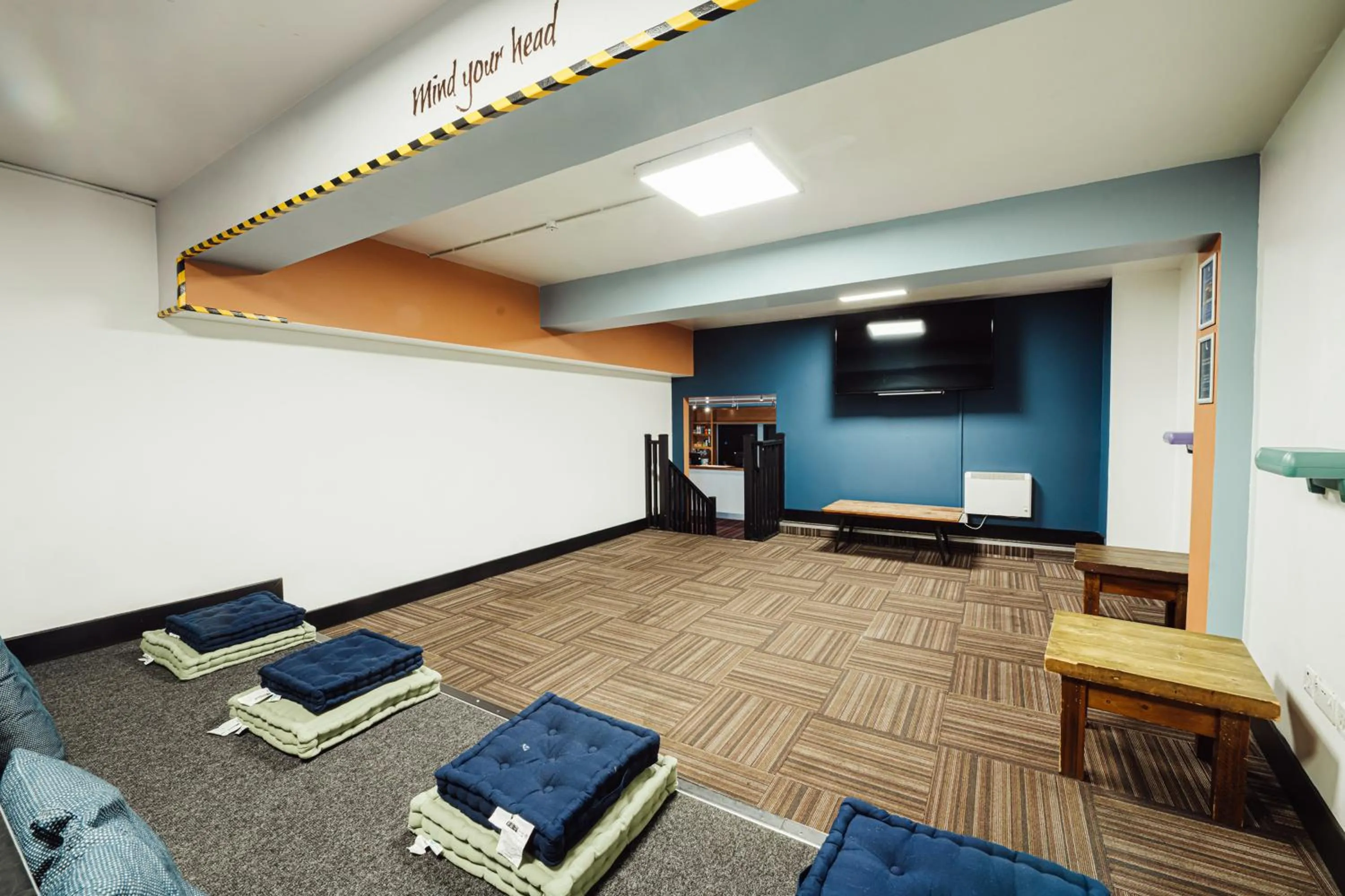 Communal lounge/ TV room in Kabannas Newcastle