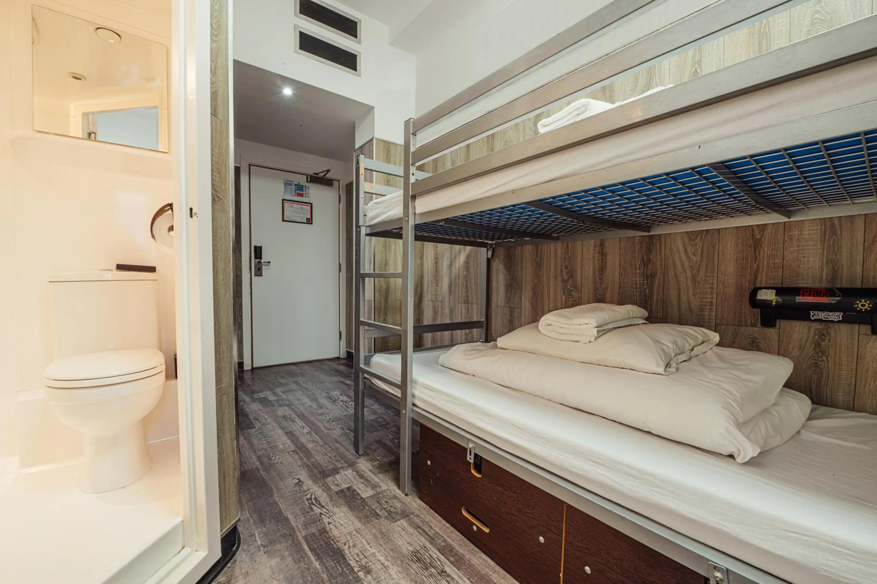 Toilet, Bed in Kabannas Newcastle