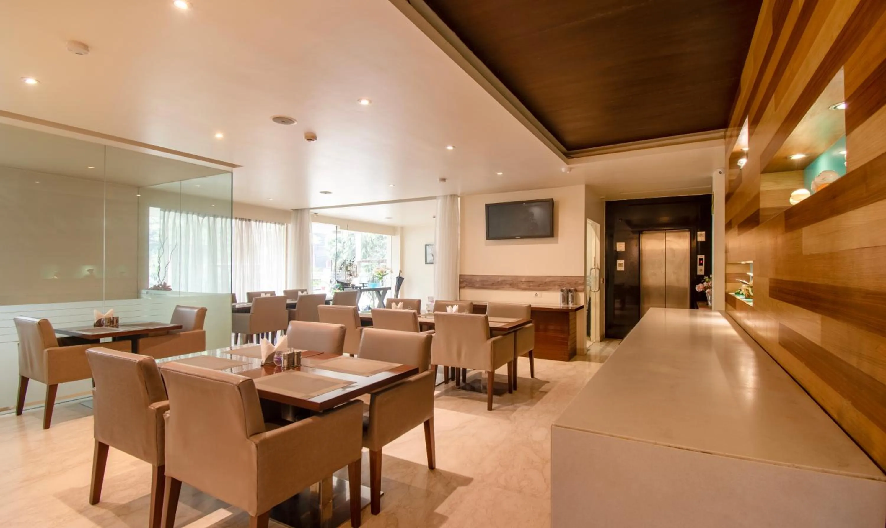 Restaurant/places to eat in Treebo Cabana